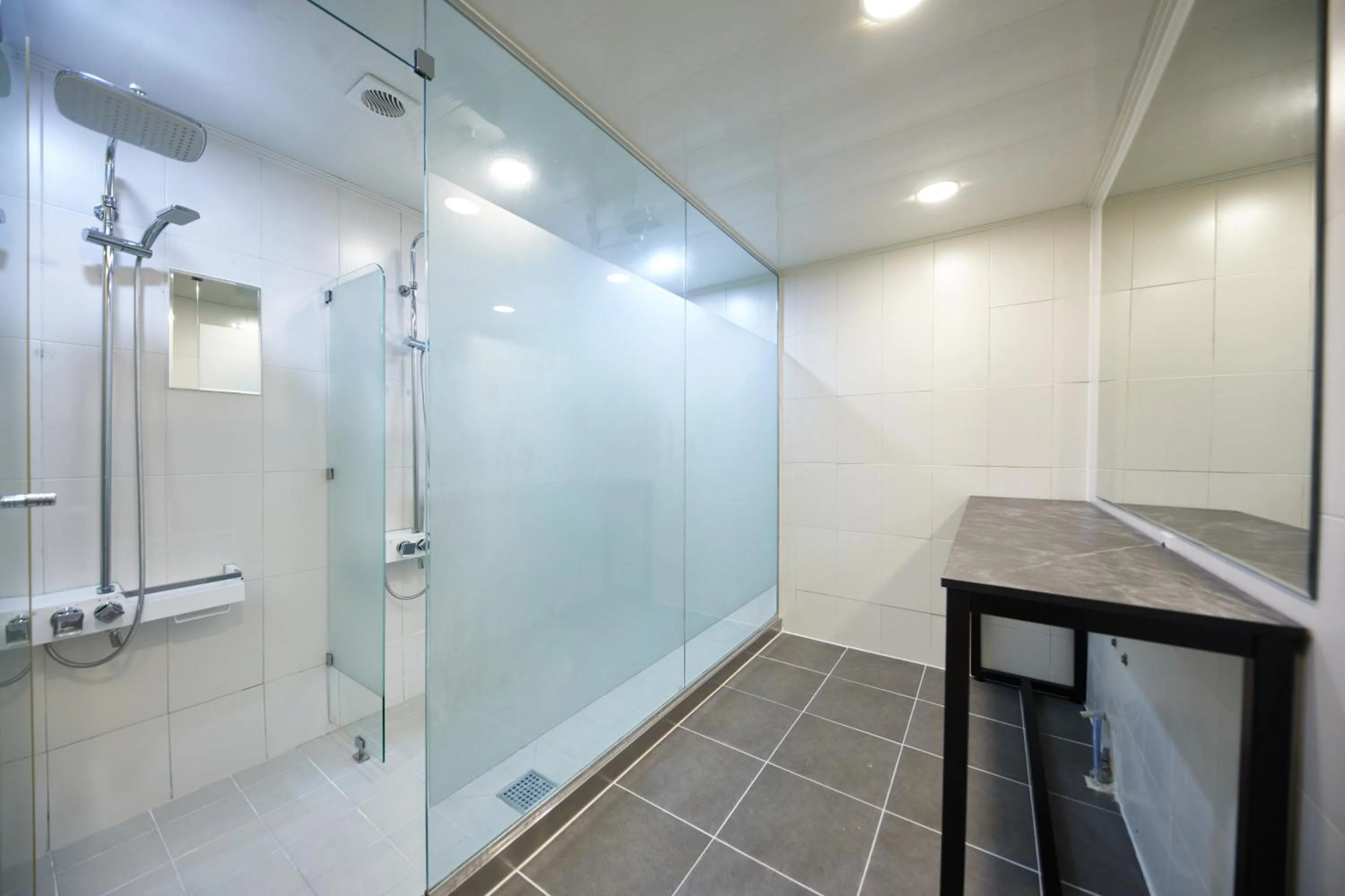 Bathroom in 123 Hostel