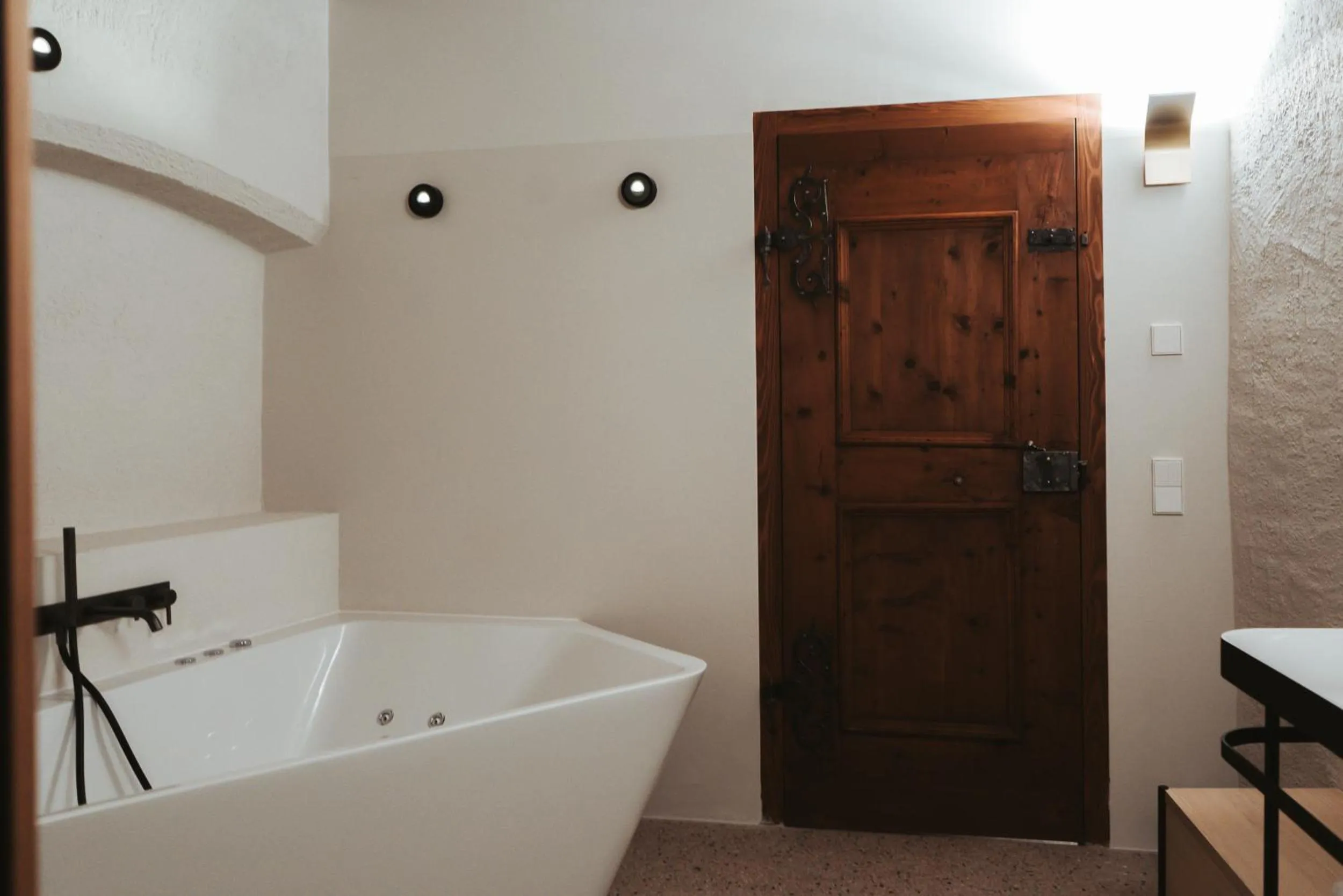 Hot Tub in Arthotel Lasserhaus