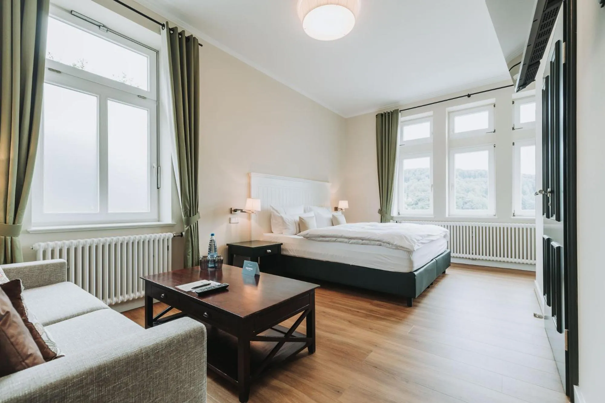 Photo of the whole room, Bed in Hotel & Spa Suiten FreiWerk