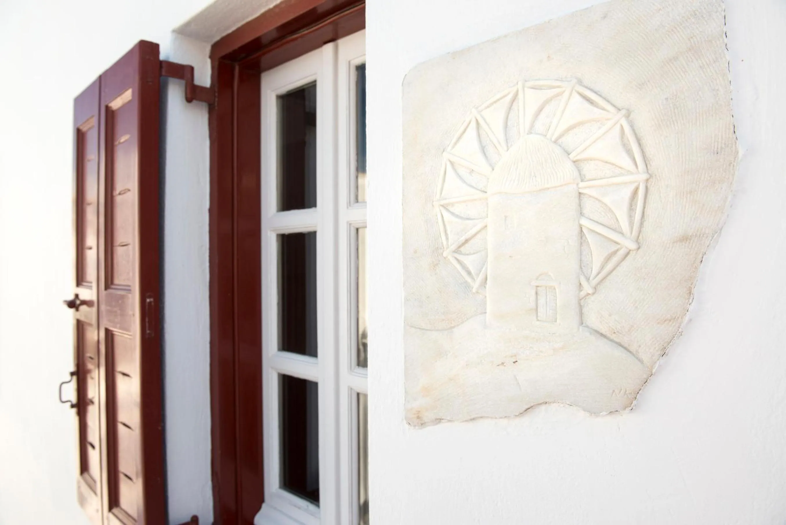 Facade/entrance in Alana Mykonos