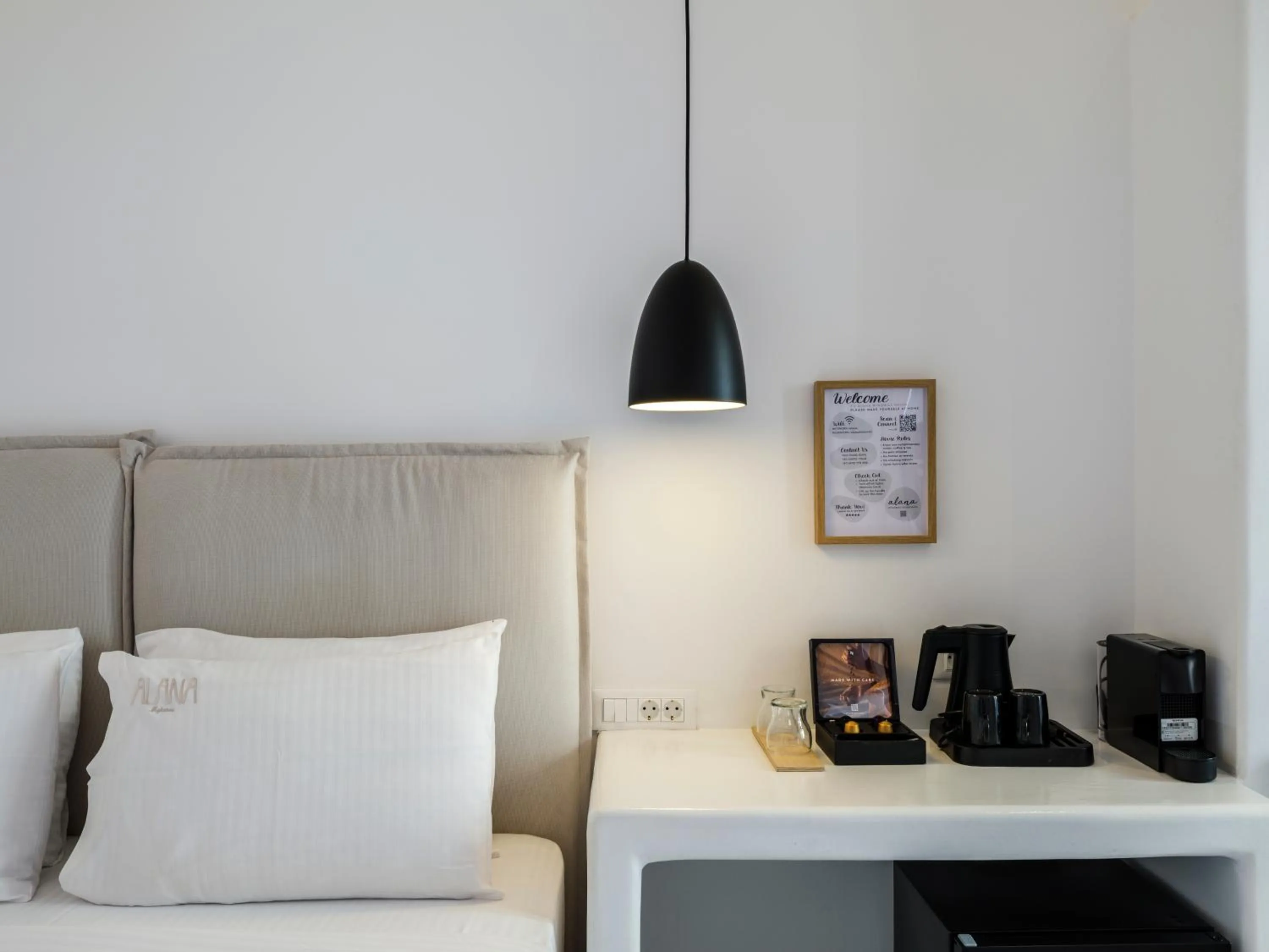 Coffee/tea facilities, Bed in Alana Mykonos