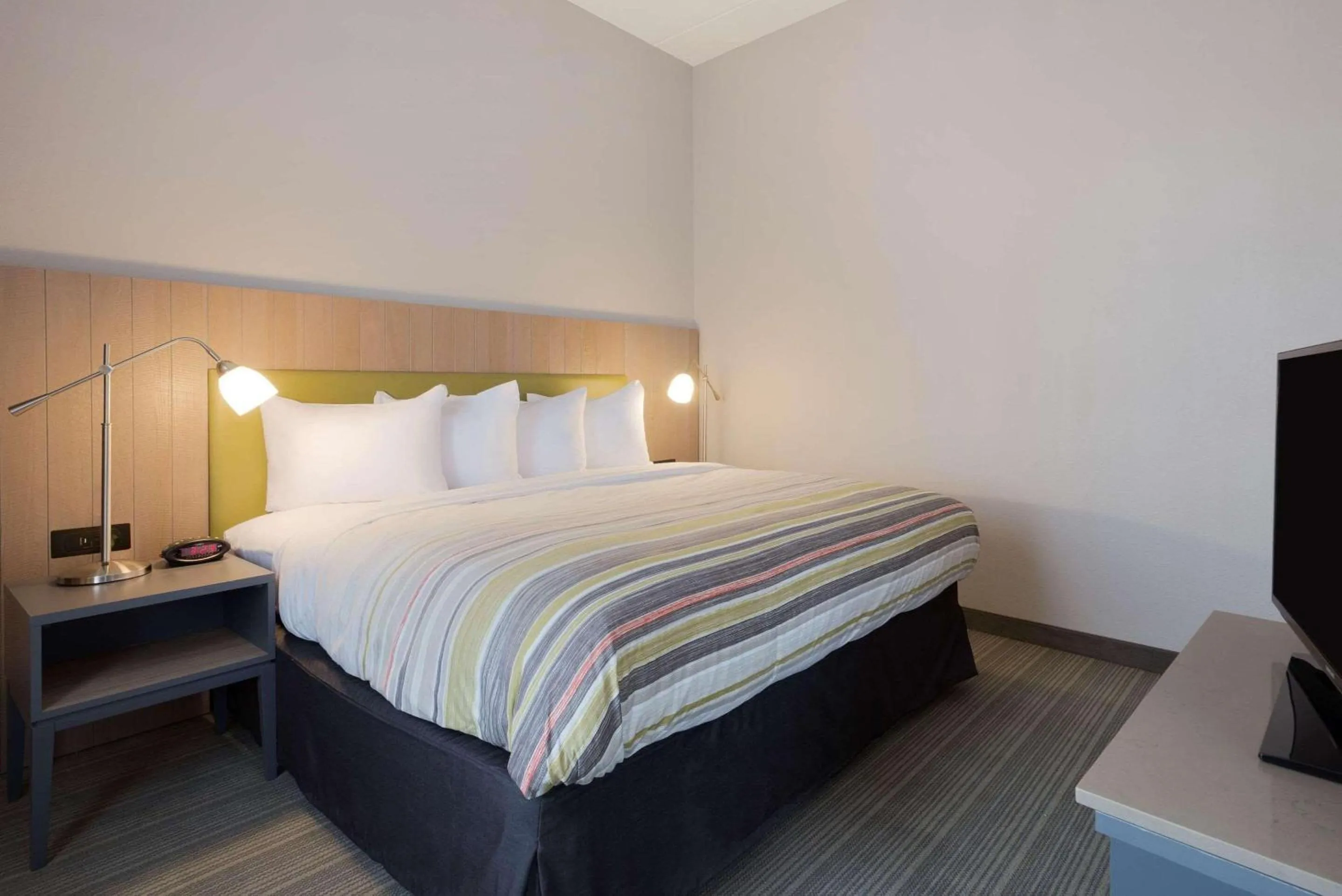 Bedroom, Bed in Country Inn & Suites by Radisson, Katy Houston West , TX