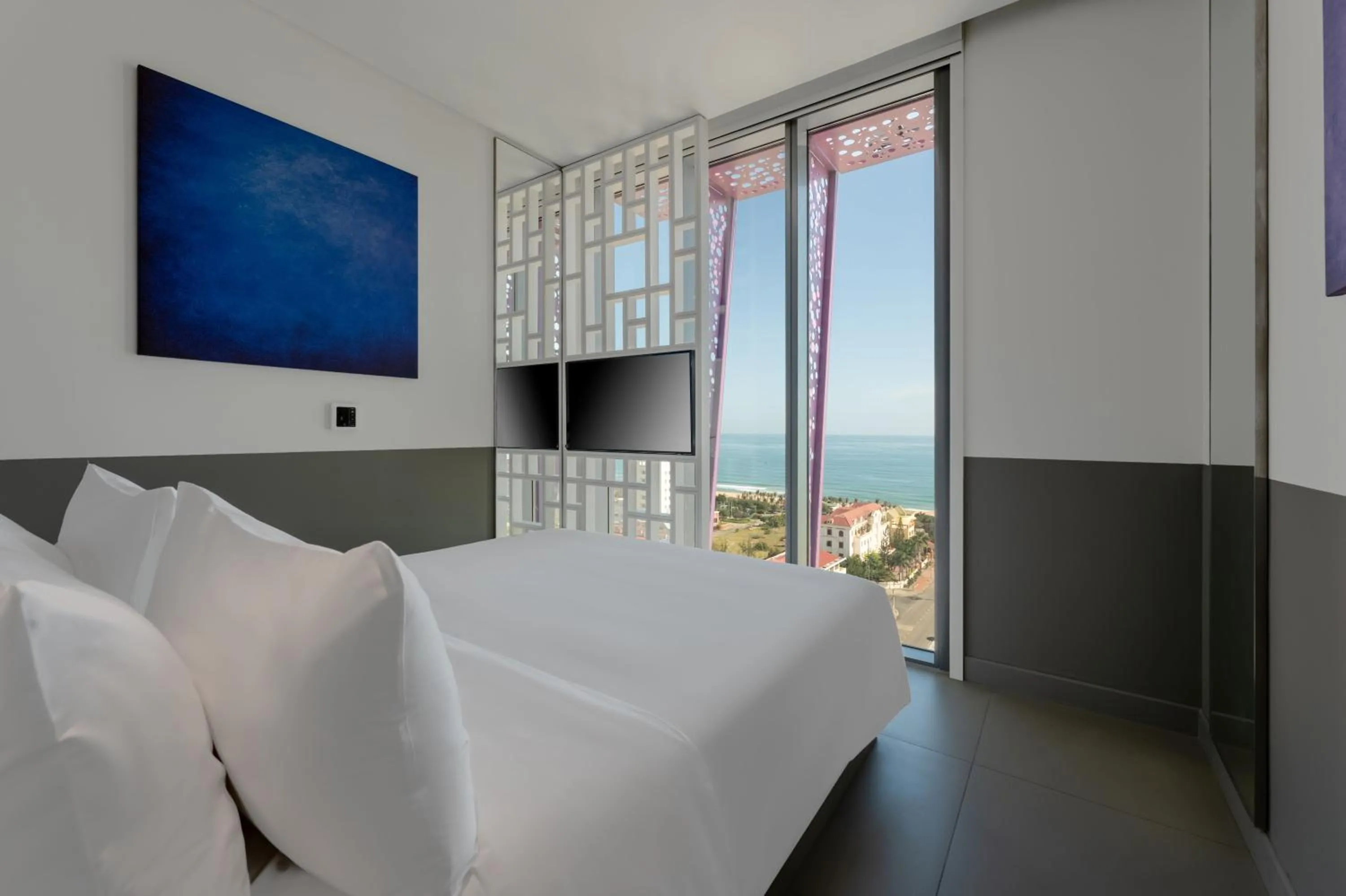Premier Queen Beach View in Wink Tuy Hoa Beach, Unscripted by Hyatt - 24 Hours stay