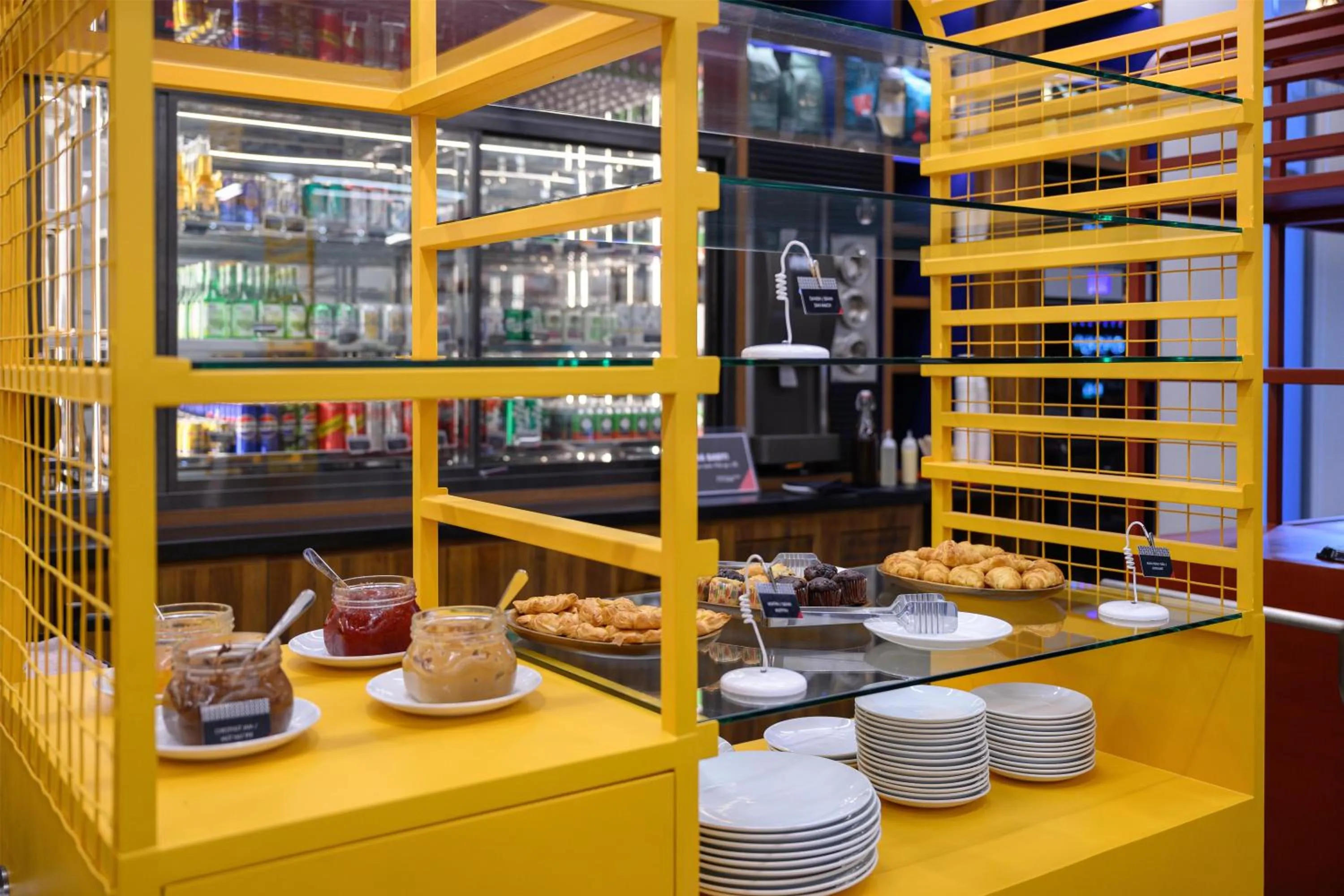 Restaurant/places to eat in Wink Tuy Hoa Beach, Unscripted by Hyatt - 24 Hours stay