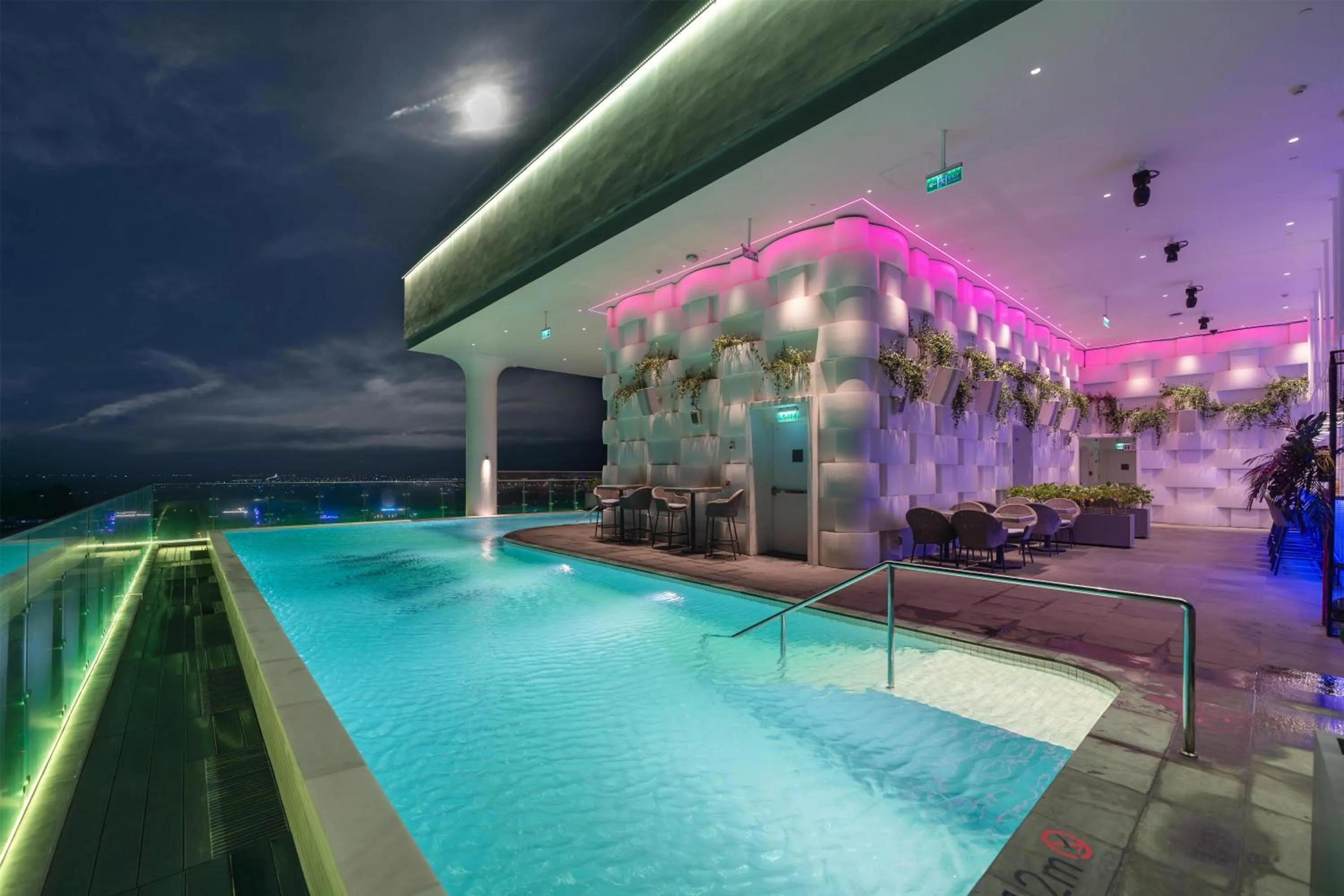 Lounge or bar in Wink Tuy Hoa Beach, Unscripted by Hyatt - 24 Hours stay