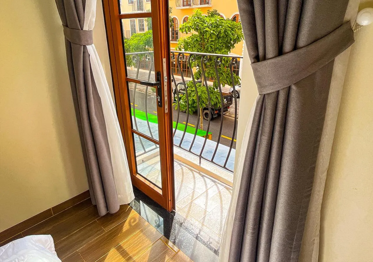 Pool View in Thuận Linh Coffee & Homestay