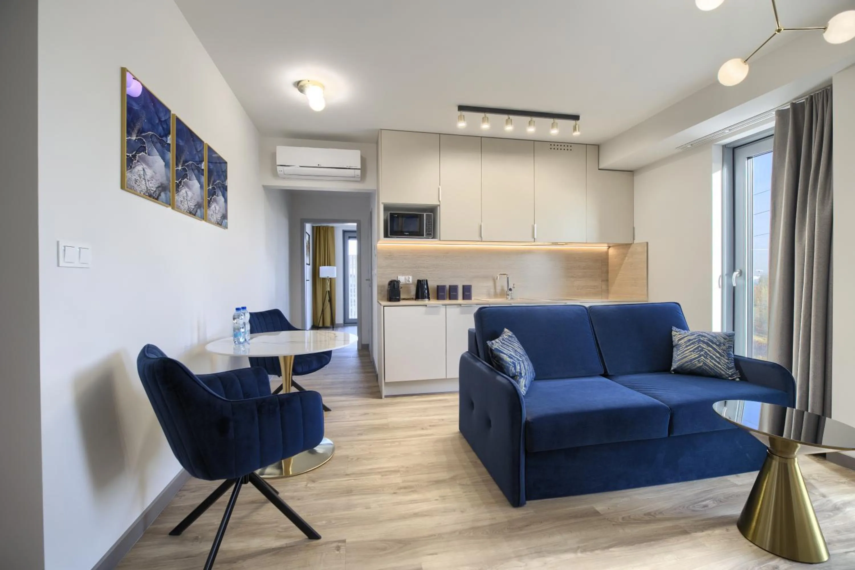 One-Bedroom Family Apartment in AboutArtApartments - Otyńska 4