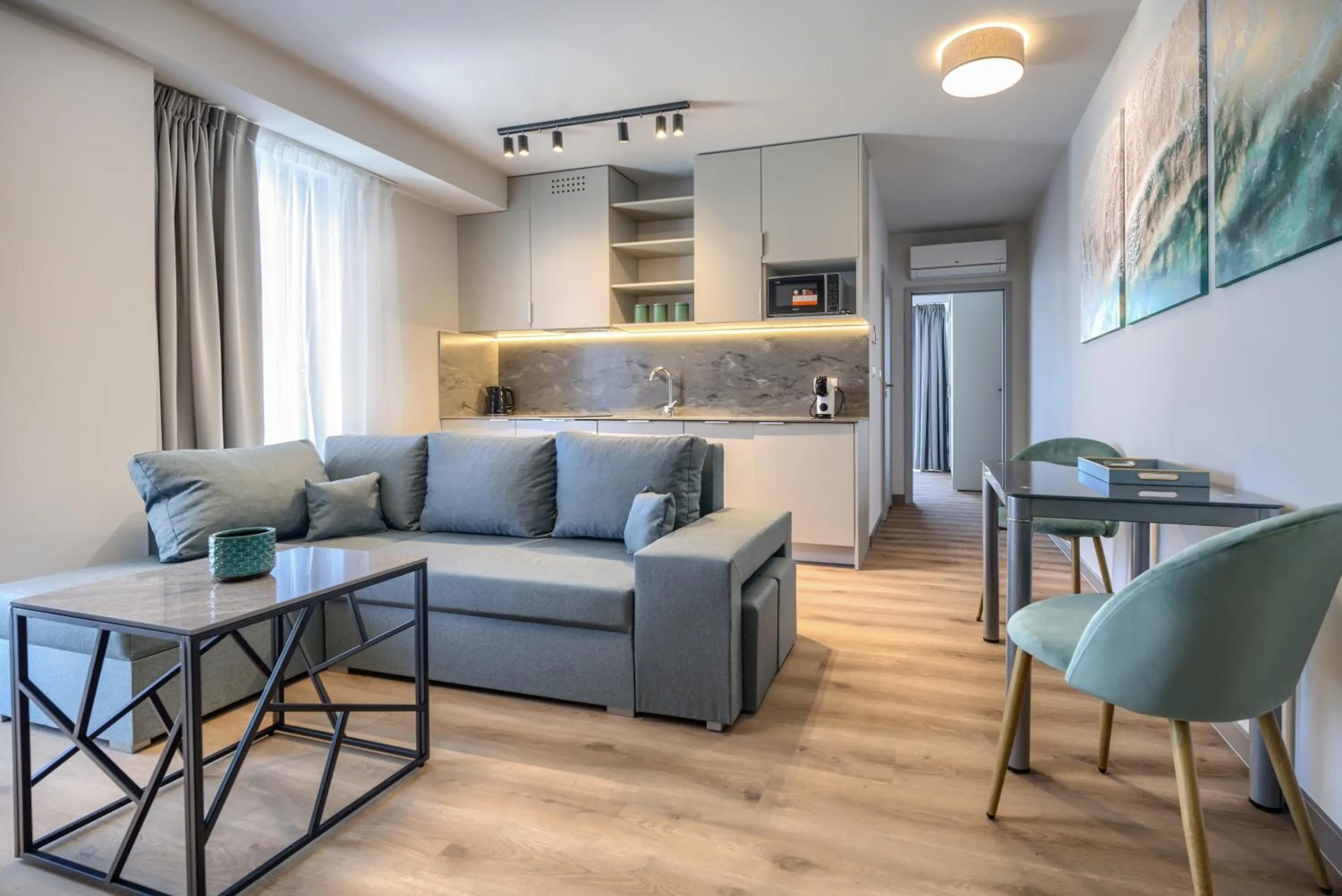 Deluxe Family Suite in AboutArtApartments - Otyńska 4