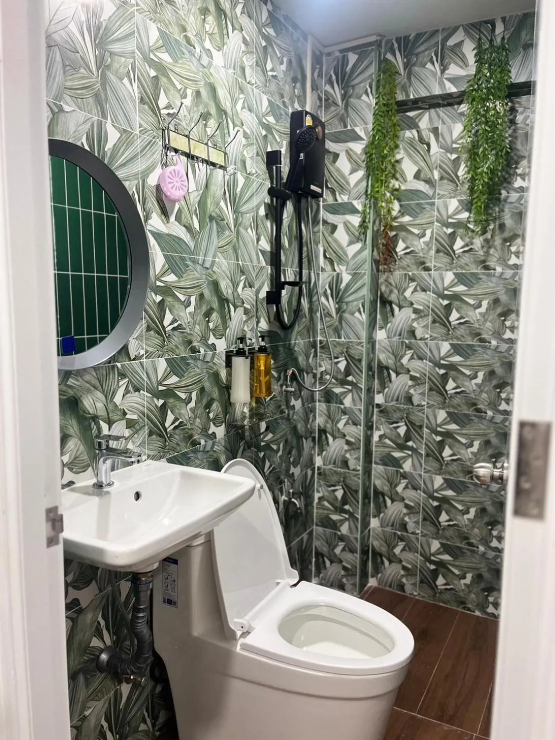 Toilet in DonMueang station hotel