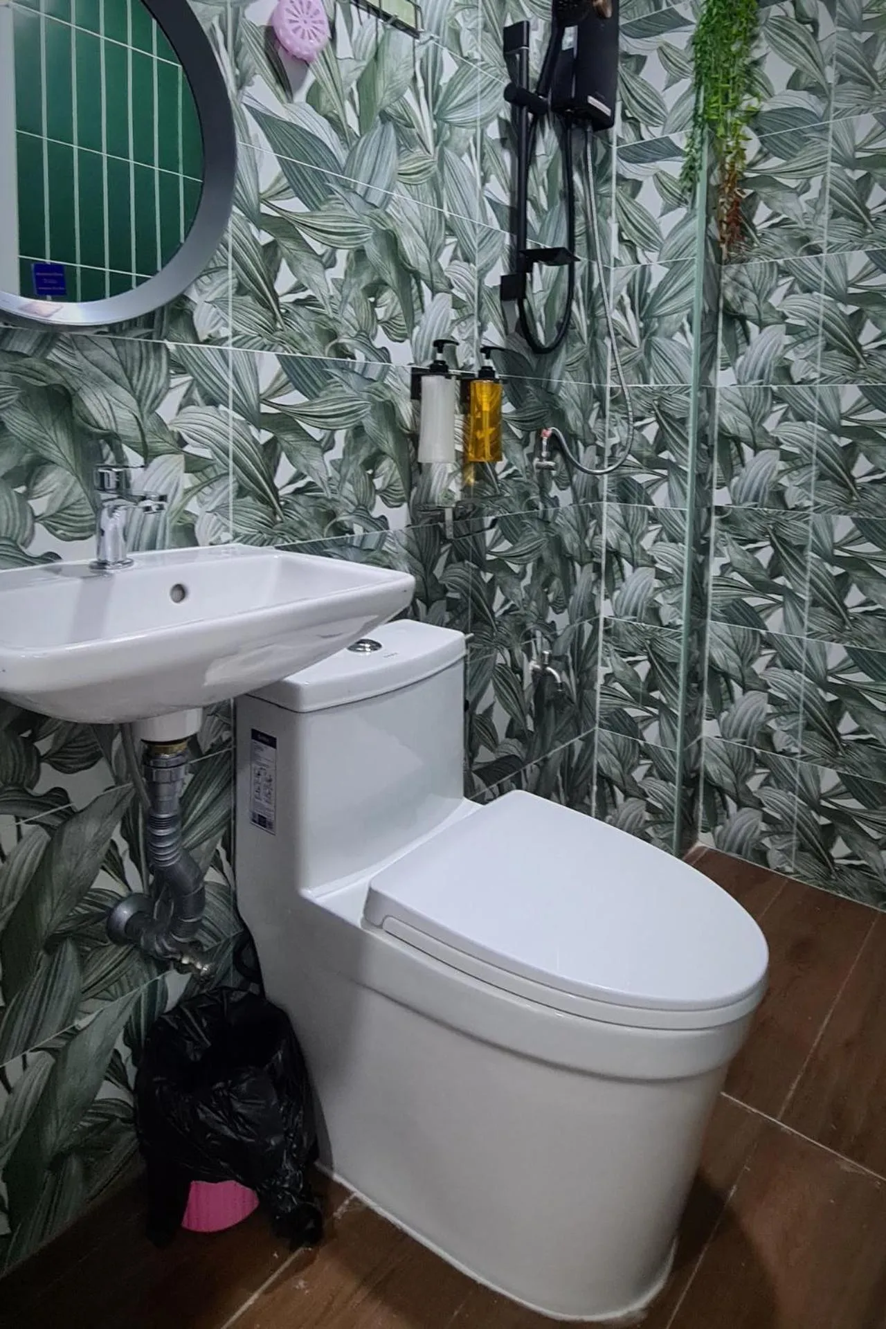 Toilet in DonMueang station hotel