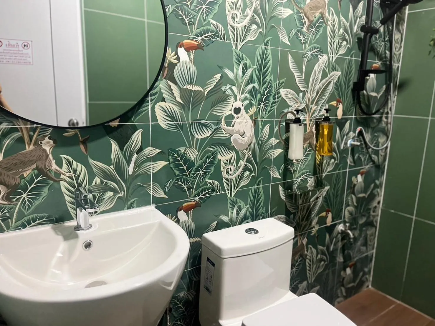 Toilet in DonMueang station hotel