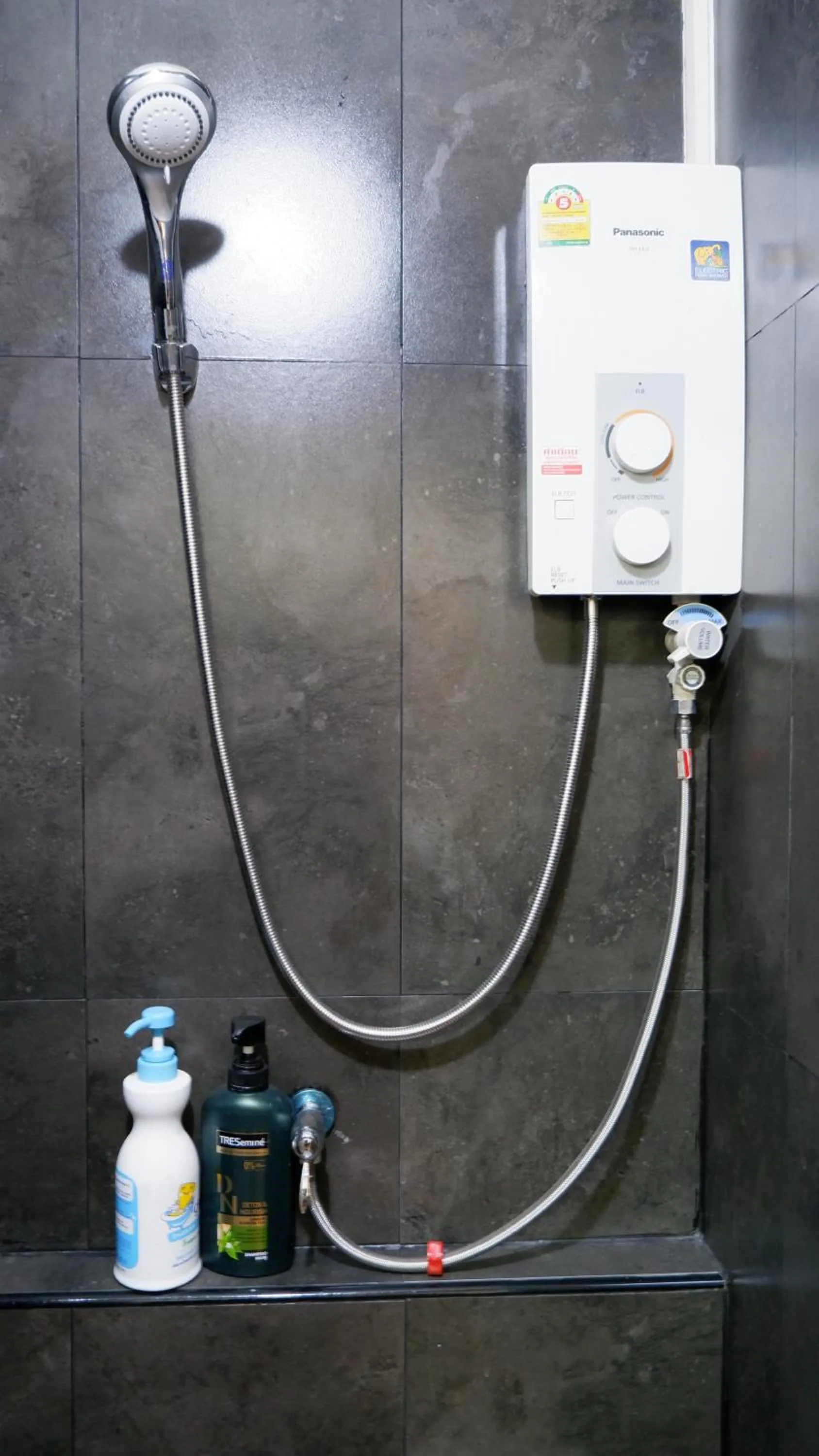 Shower in DonMueang station hotel