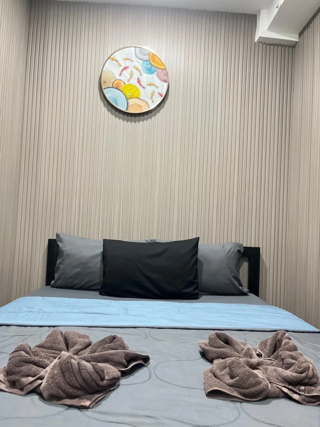 Bed in DonMueang station hotel