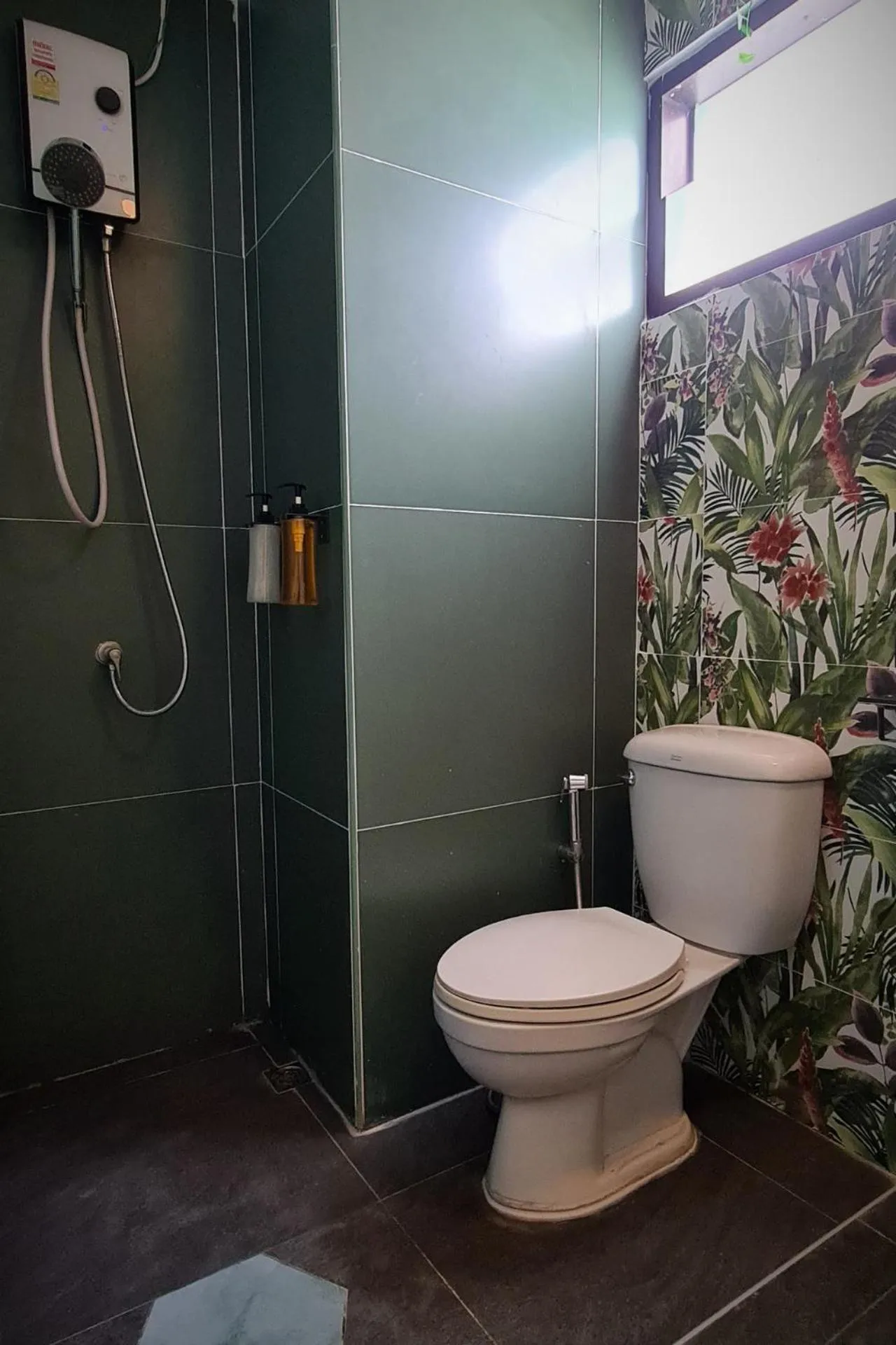Toilet in DonMueang station hotel