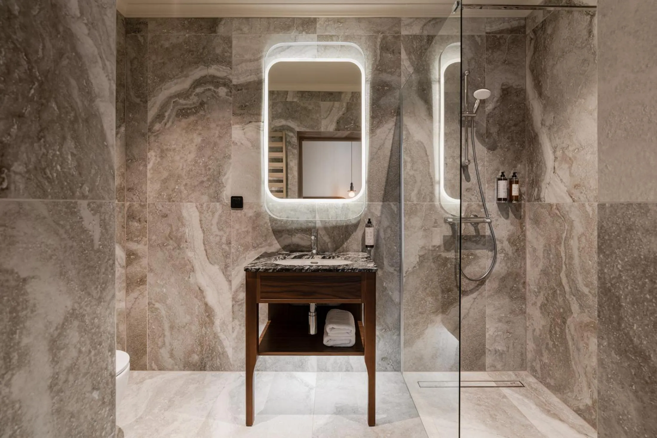 Shower in Zinar Castle