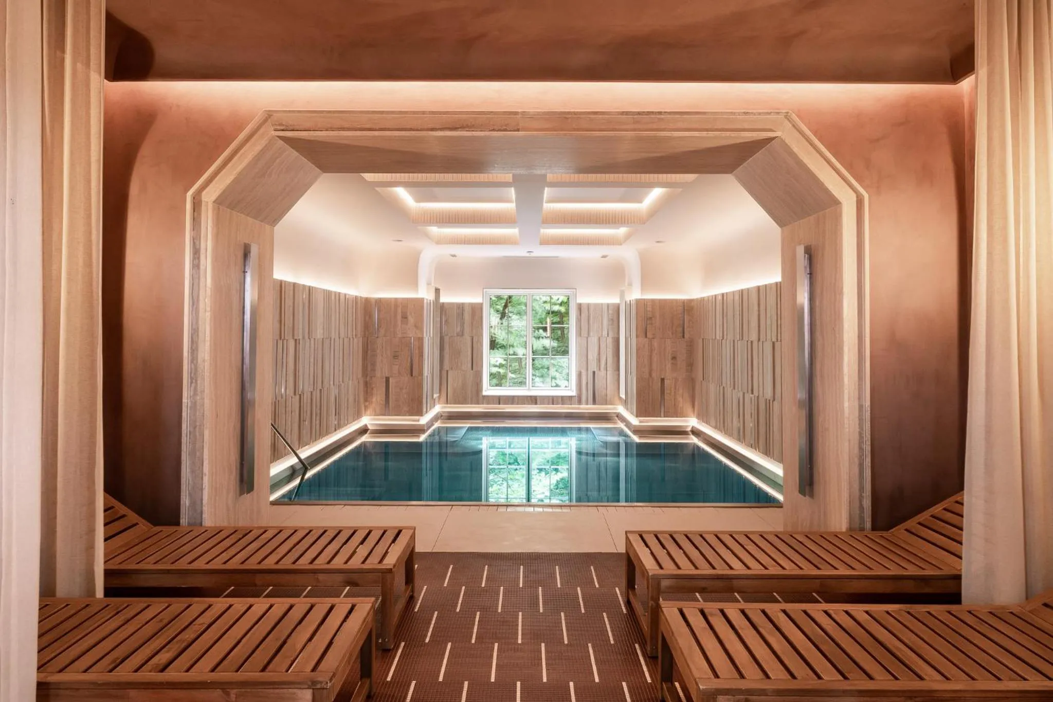 Swimming pool in Zinar Castle