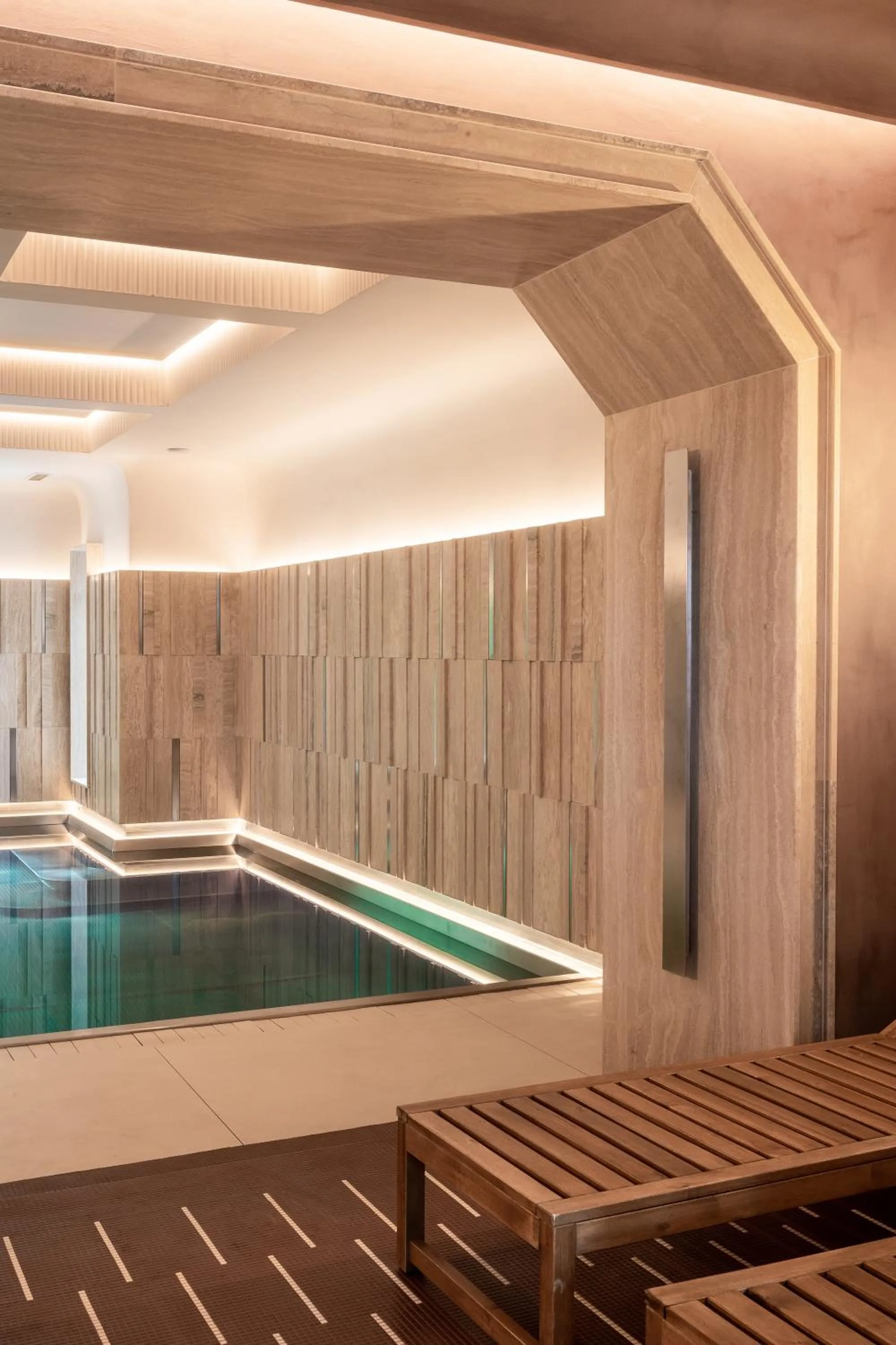 Pool view in Zinar Castle