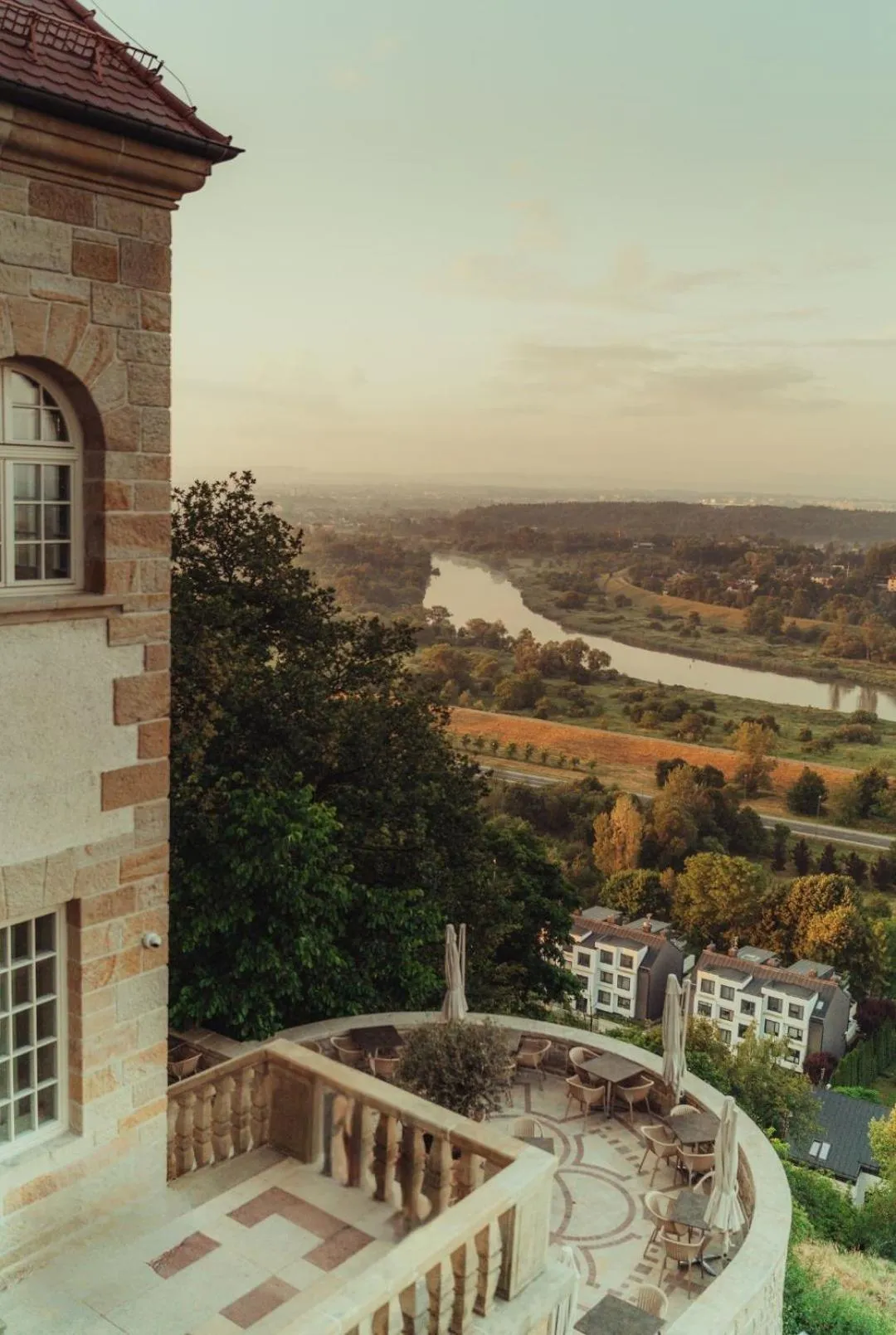 Property building in Zinar Castle