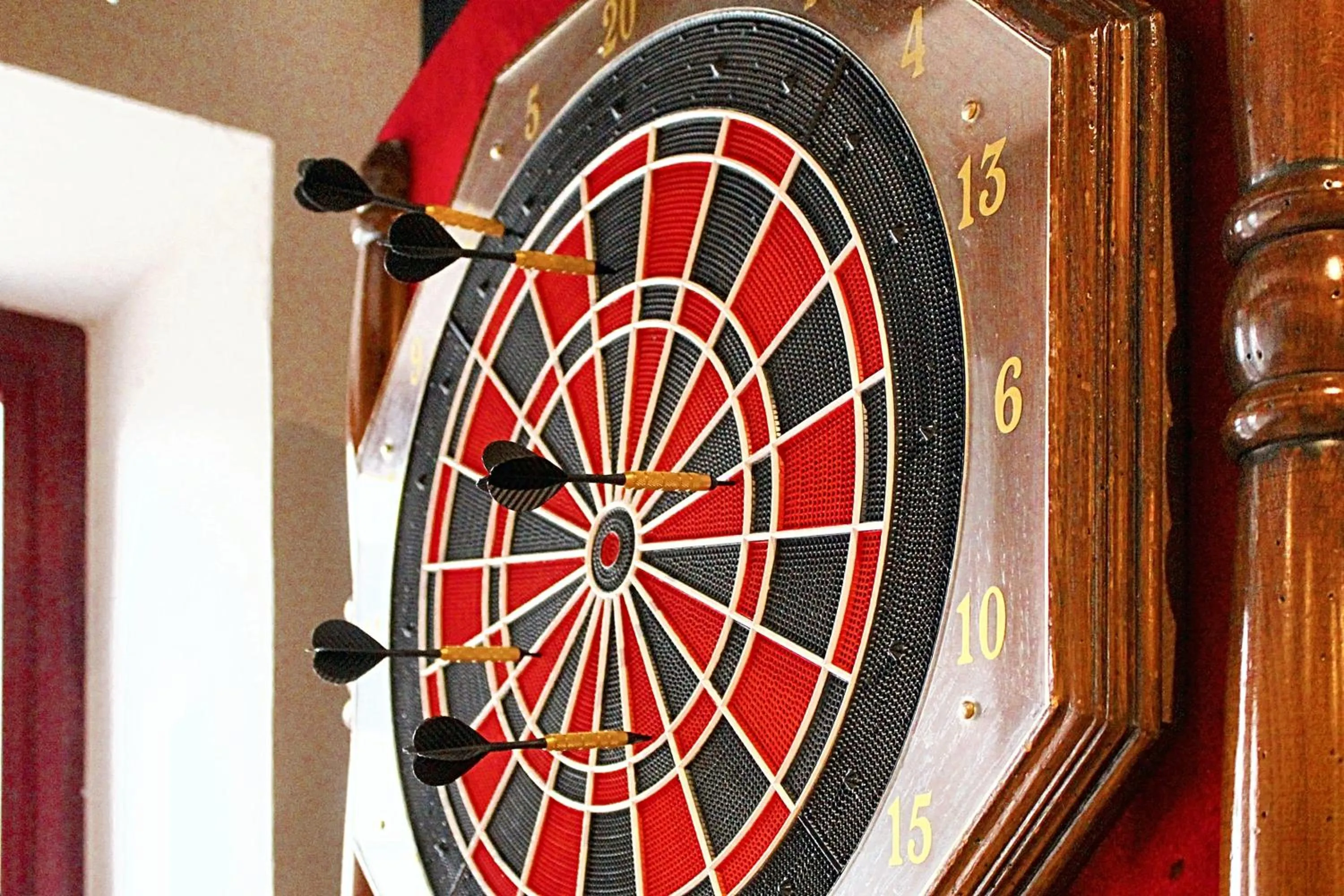 Darts in Mola! Hostel Burgos