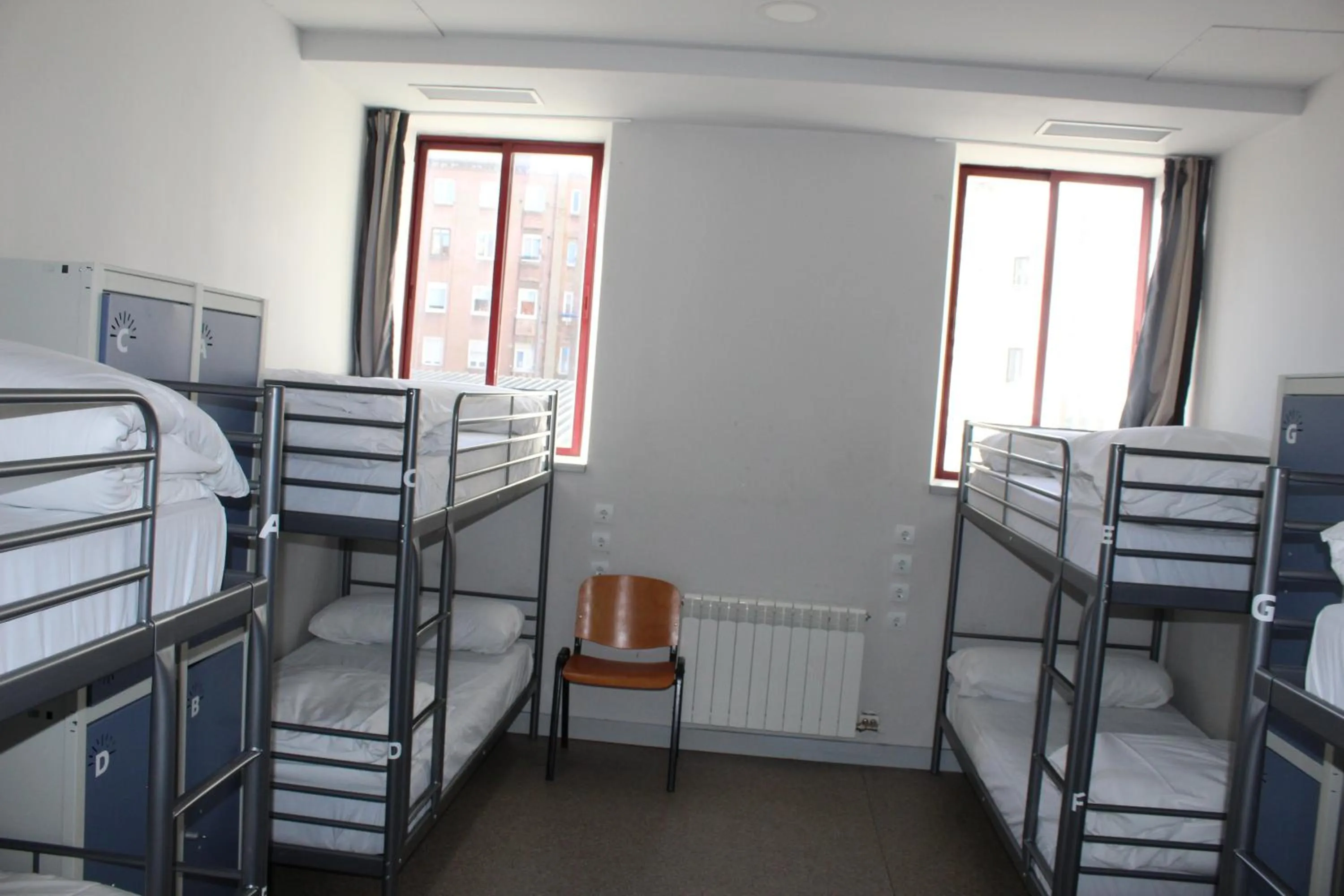 Bed in Mola! Hostel Burgos