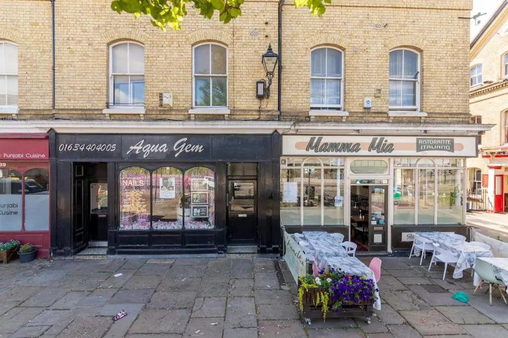 Property building in Castle Garden View