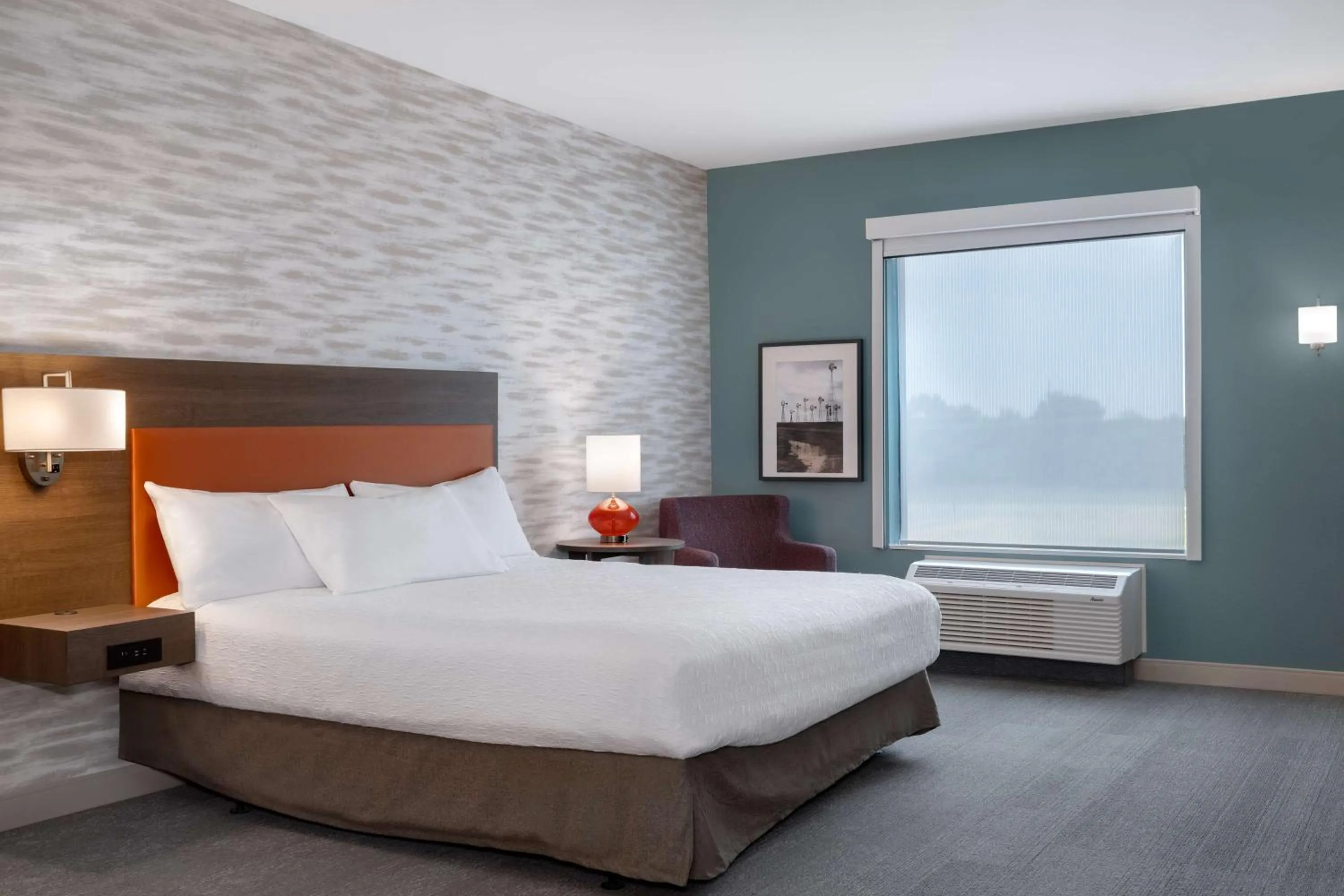 Bed in Home2 Suites By Hilton Brownwood