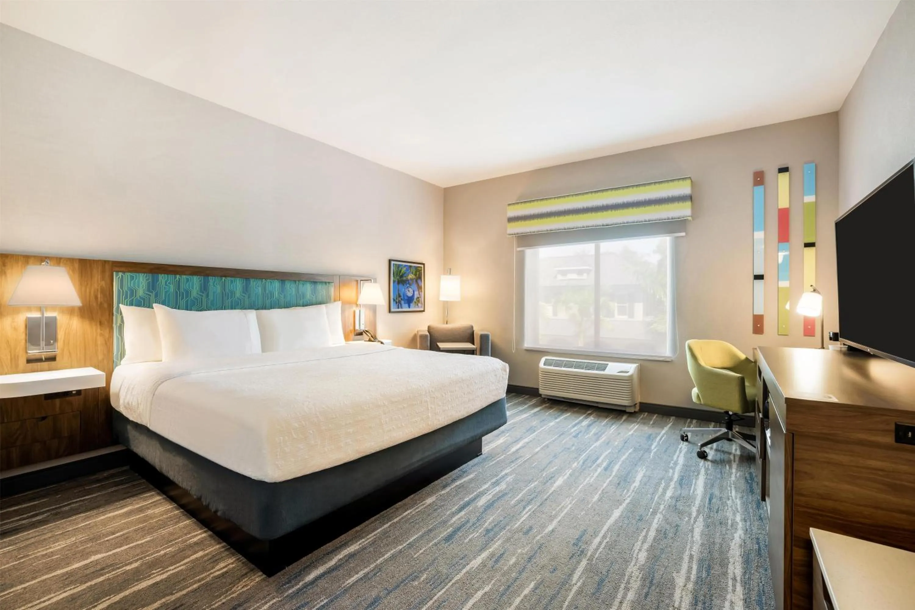 Bed in Hampton Inn Fort Myers Downtown