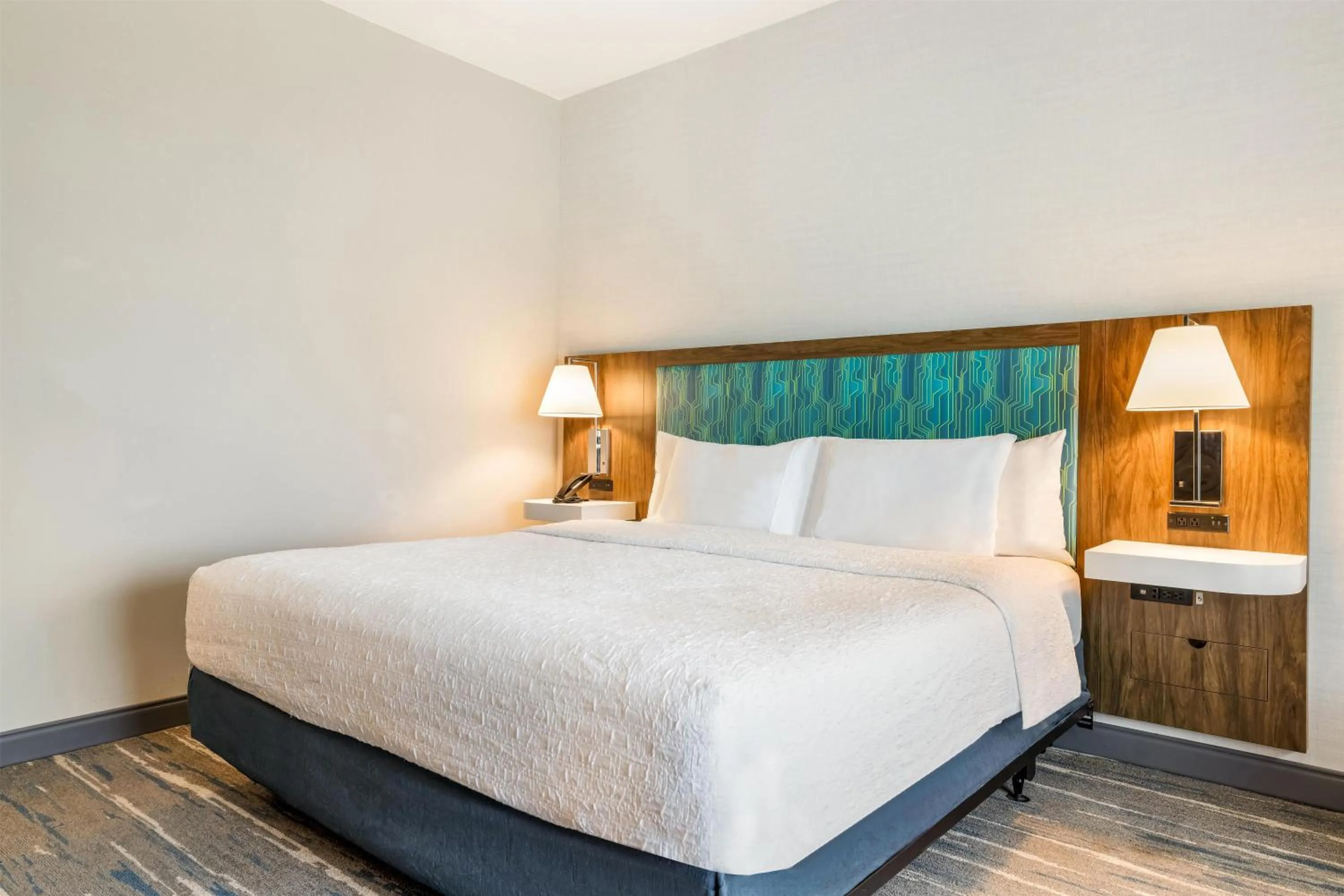 Bed in Hampton Inn Fort Myers Downtown