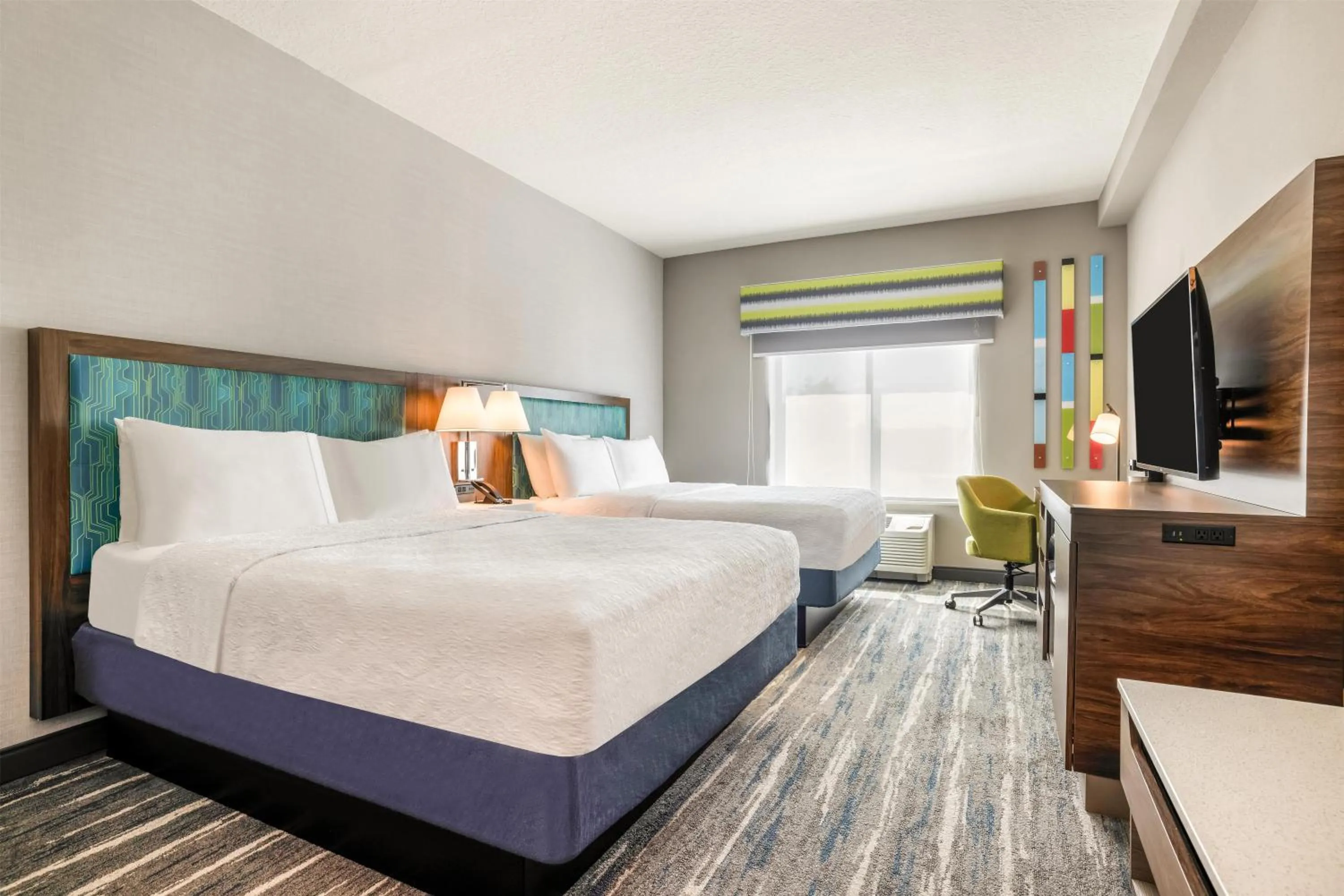 Bed in Hampton Inn Fort Myers Downtown