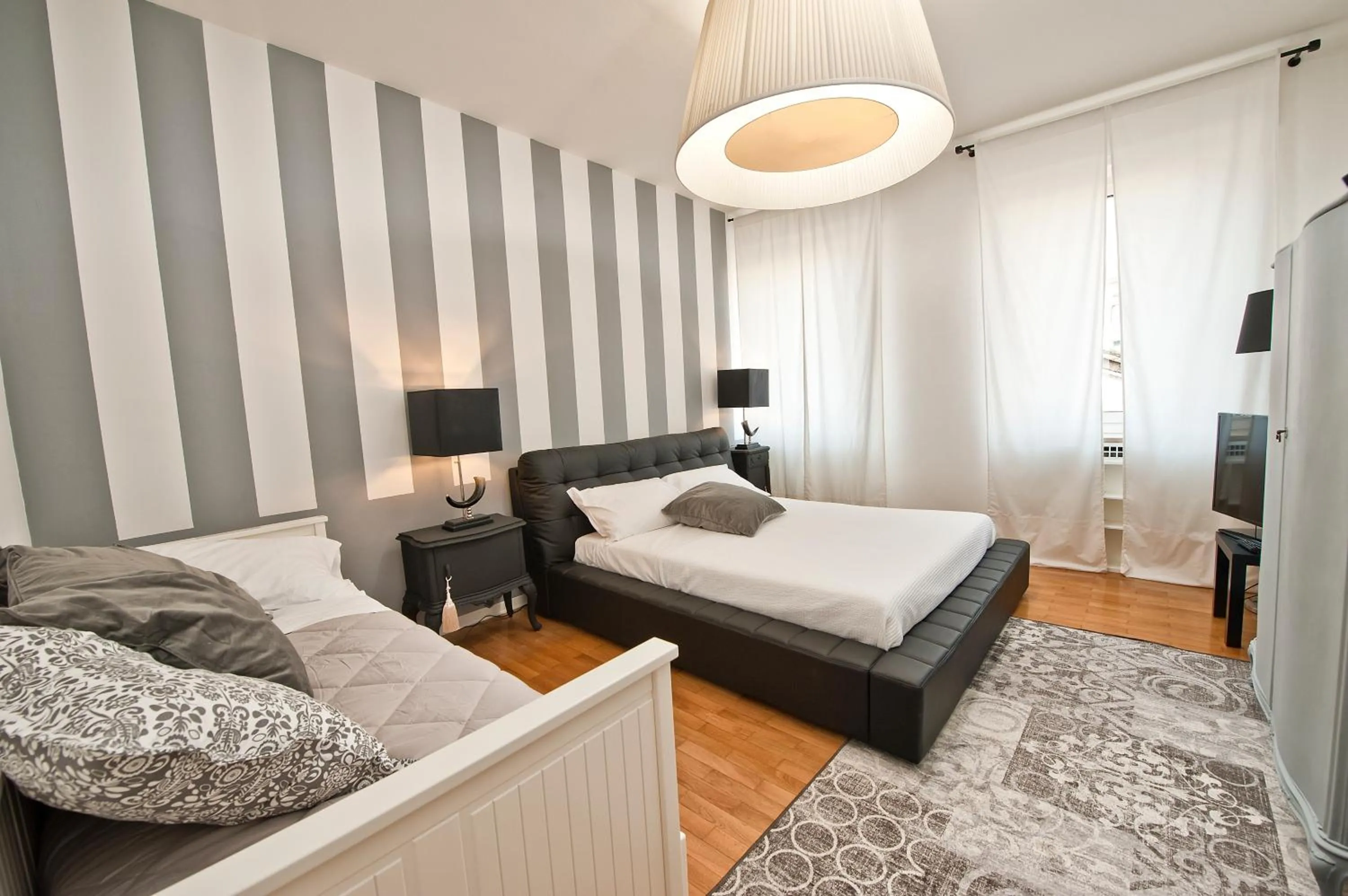 Photo of the whole room, Bed in Verona Maison