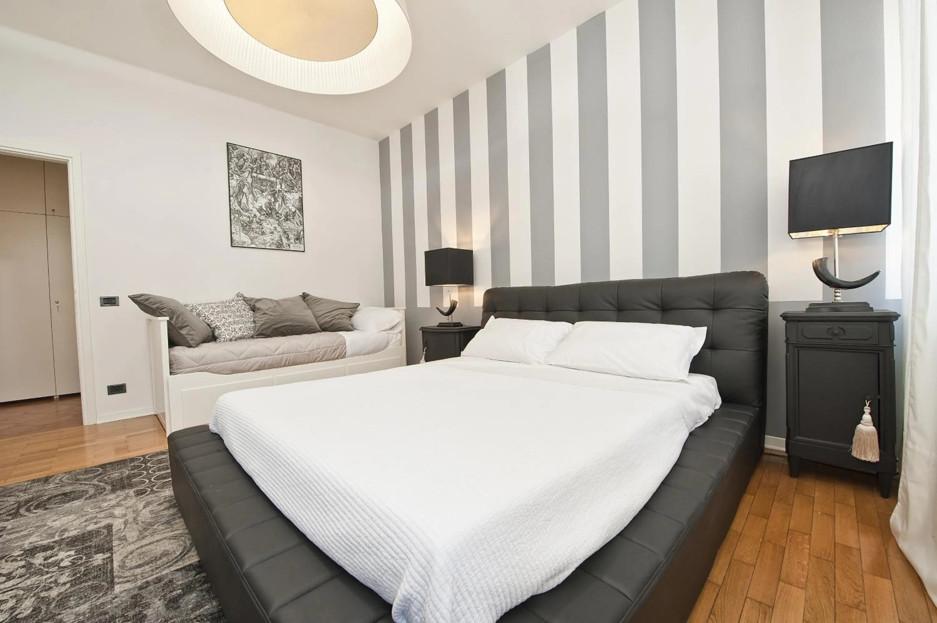 Photo of the whole room, Bed in Verona Maison