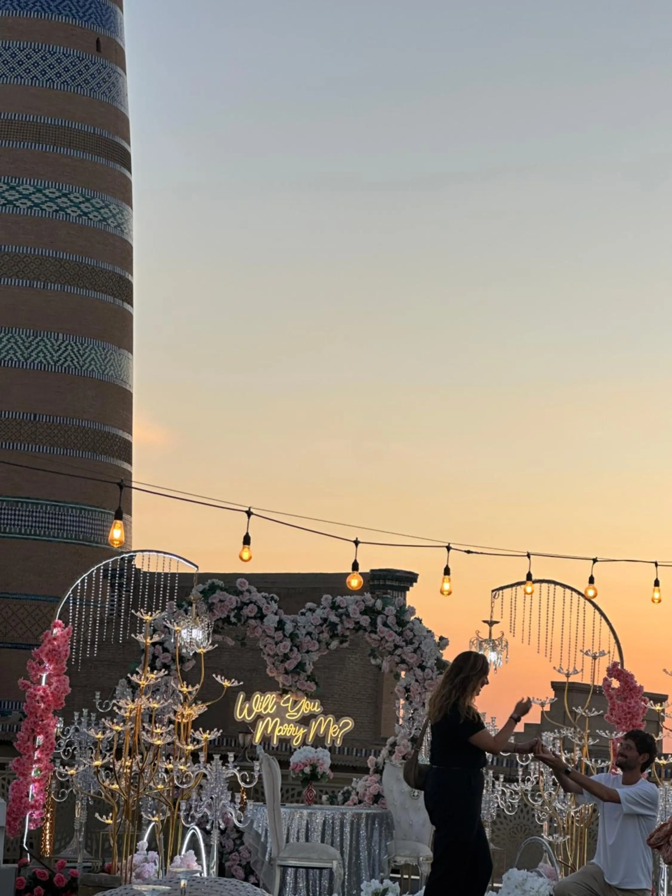 Restaurant/places to eat in New Minor Hotel