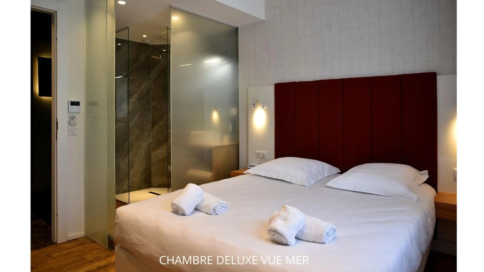 Bed in HOTEL SAINT ROCH