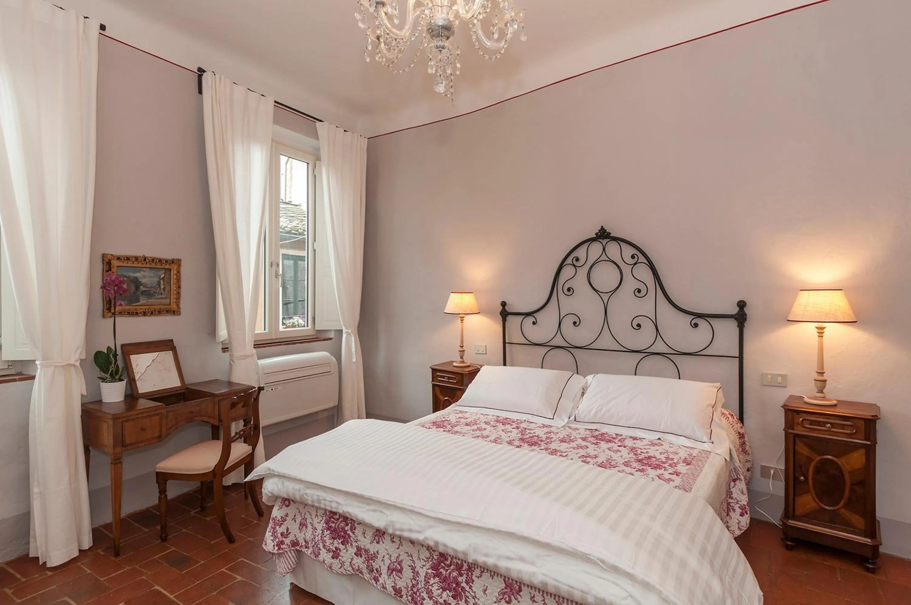 Bed in B&B Arena di Lucca