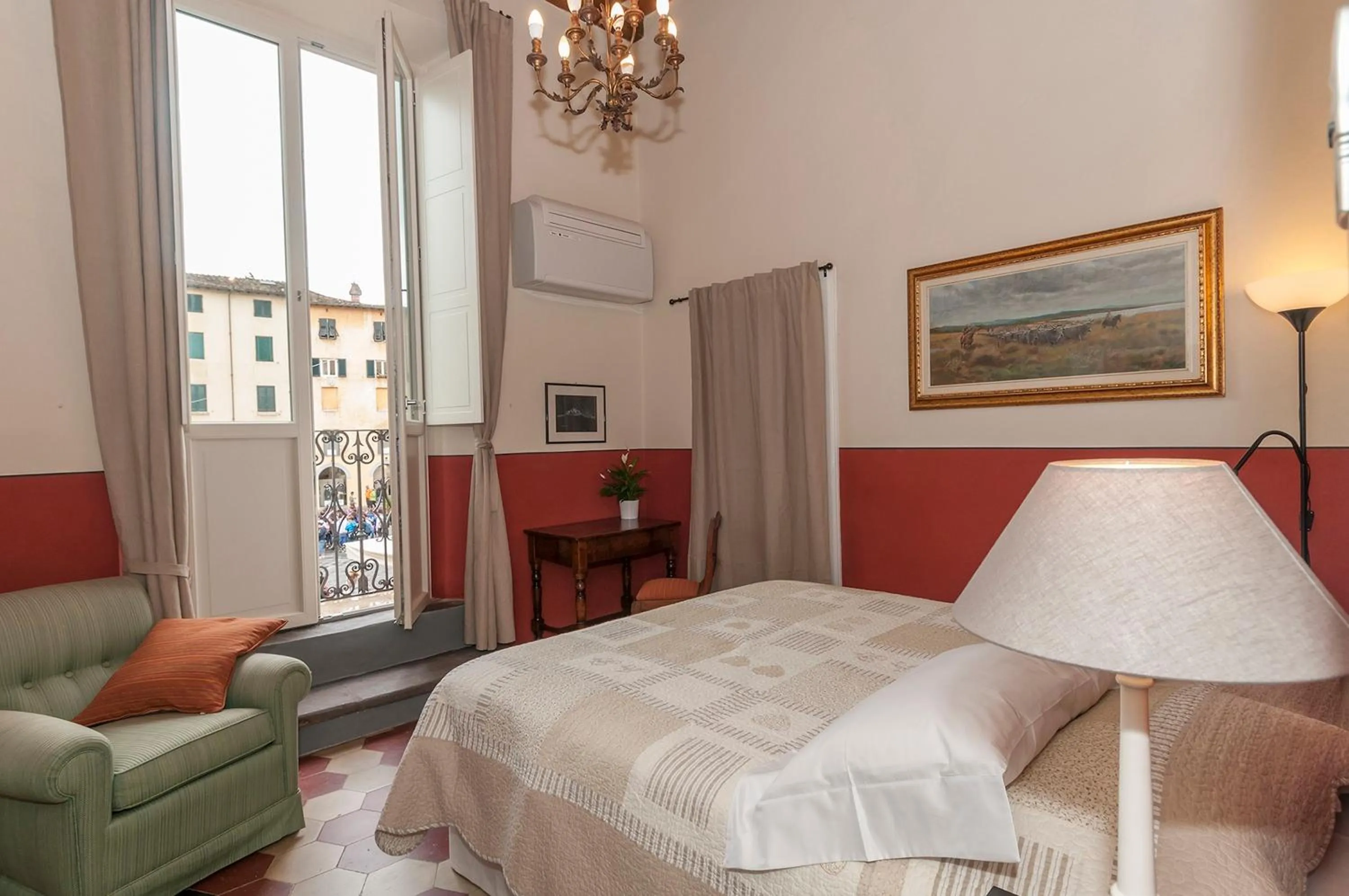 Bed in B&B Arena di Lucca
