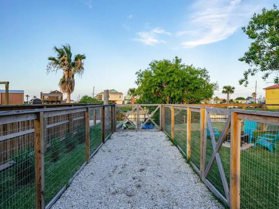 Day in Casa Rockport - Waterfront + Pet Friendly