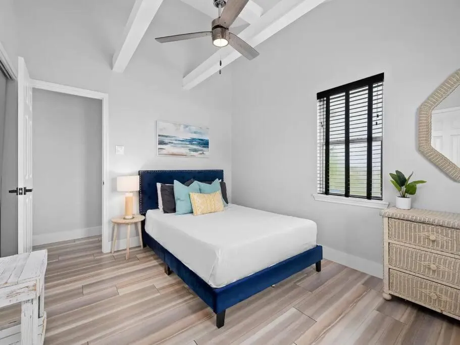 Bedroom, Bed in Casa Rockport - Waterfront + Pet Friendly