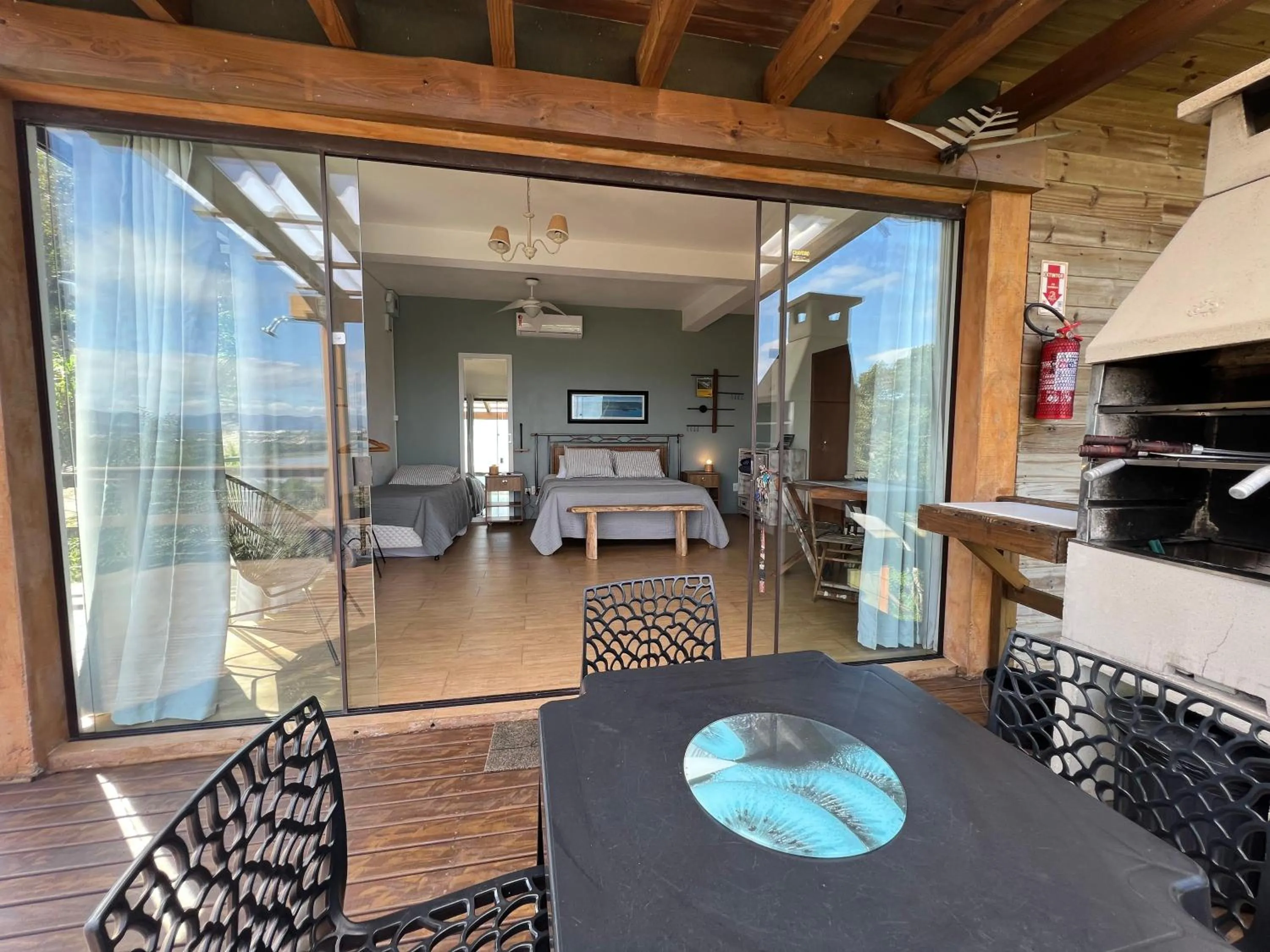 BBQ facilities in Chalés e Bangalôs Ibiraquera