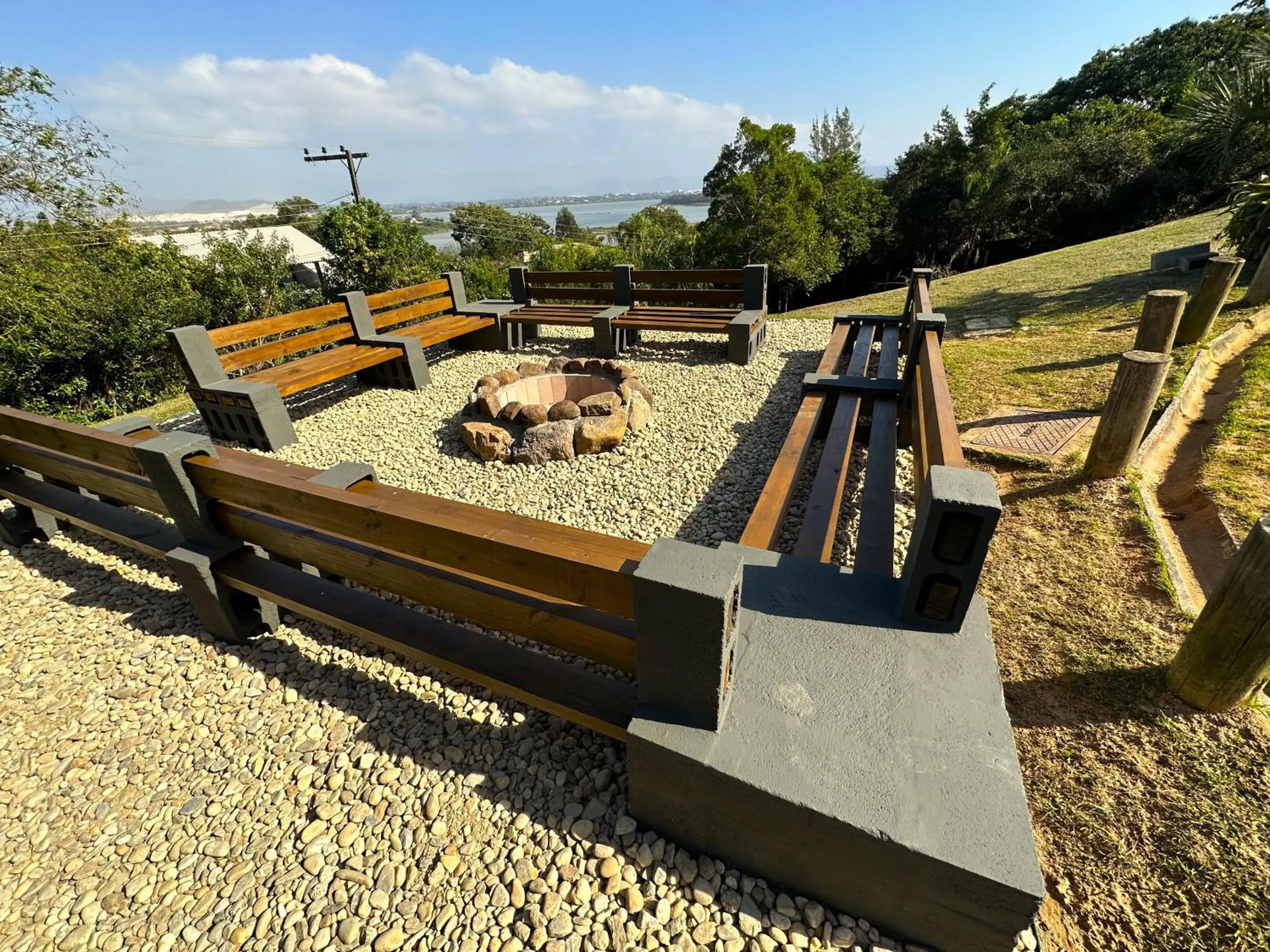 flat iron in Chalés e Bangalôs Ibiraquera