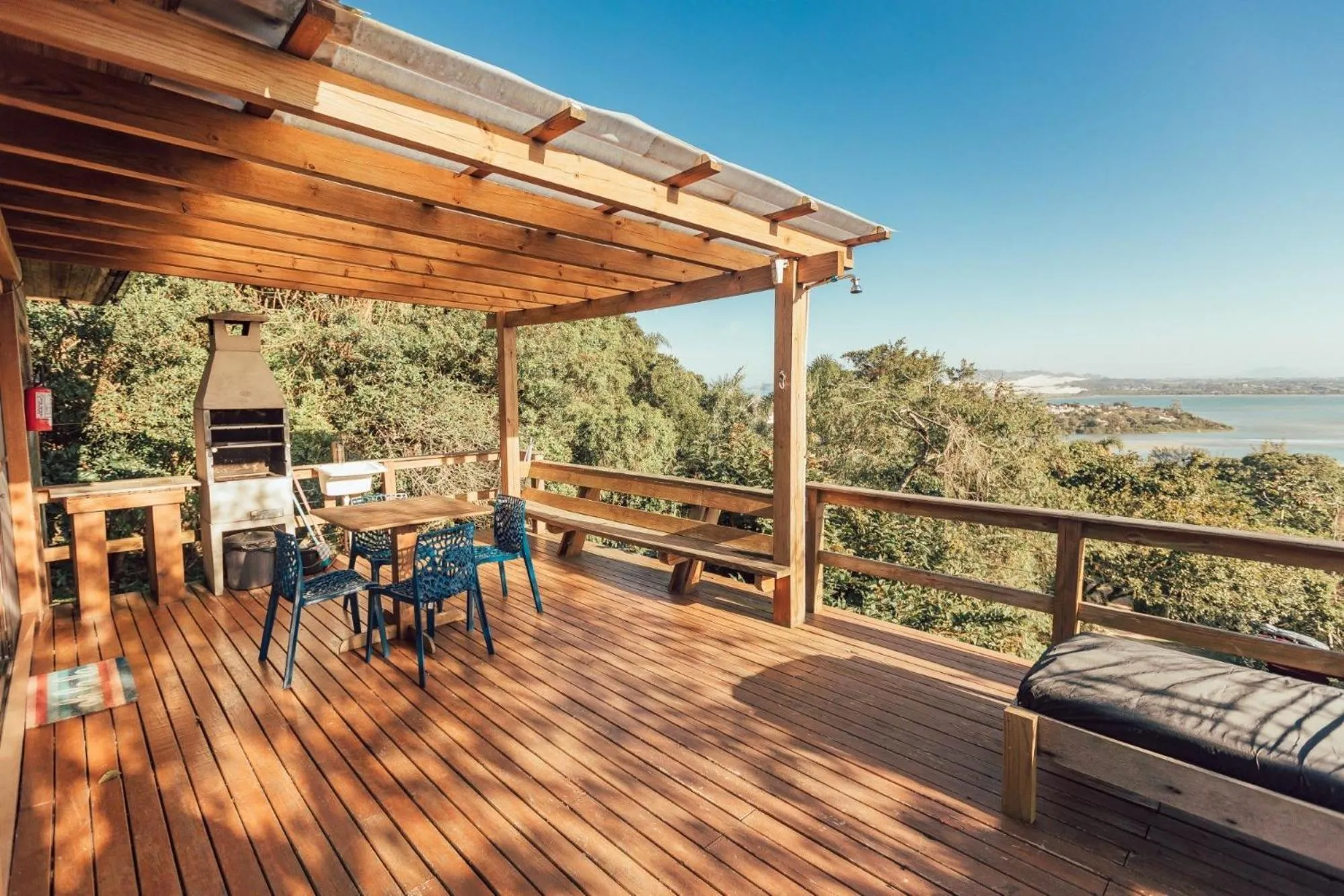 Balcony/Terrace in Chalés e Bangalôs Ibiraquera
