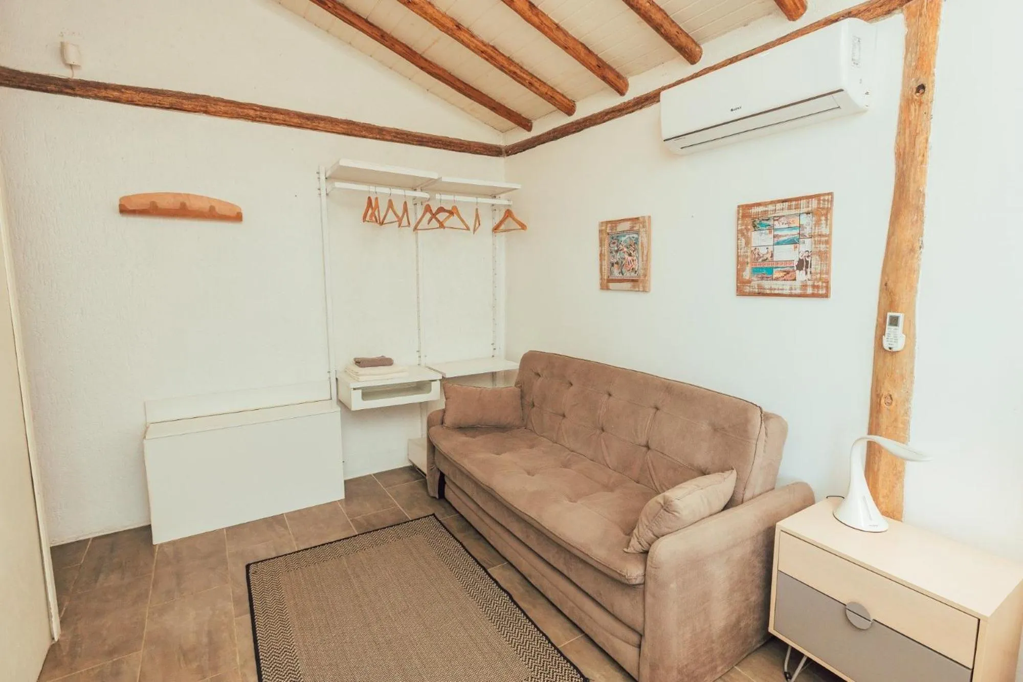 Photo of the whole room in Chalés e Bangalôs Ibiraquera