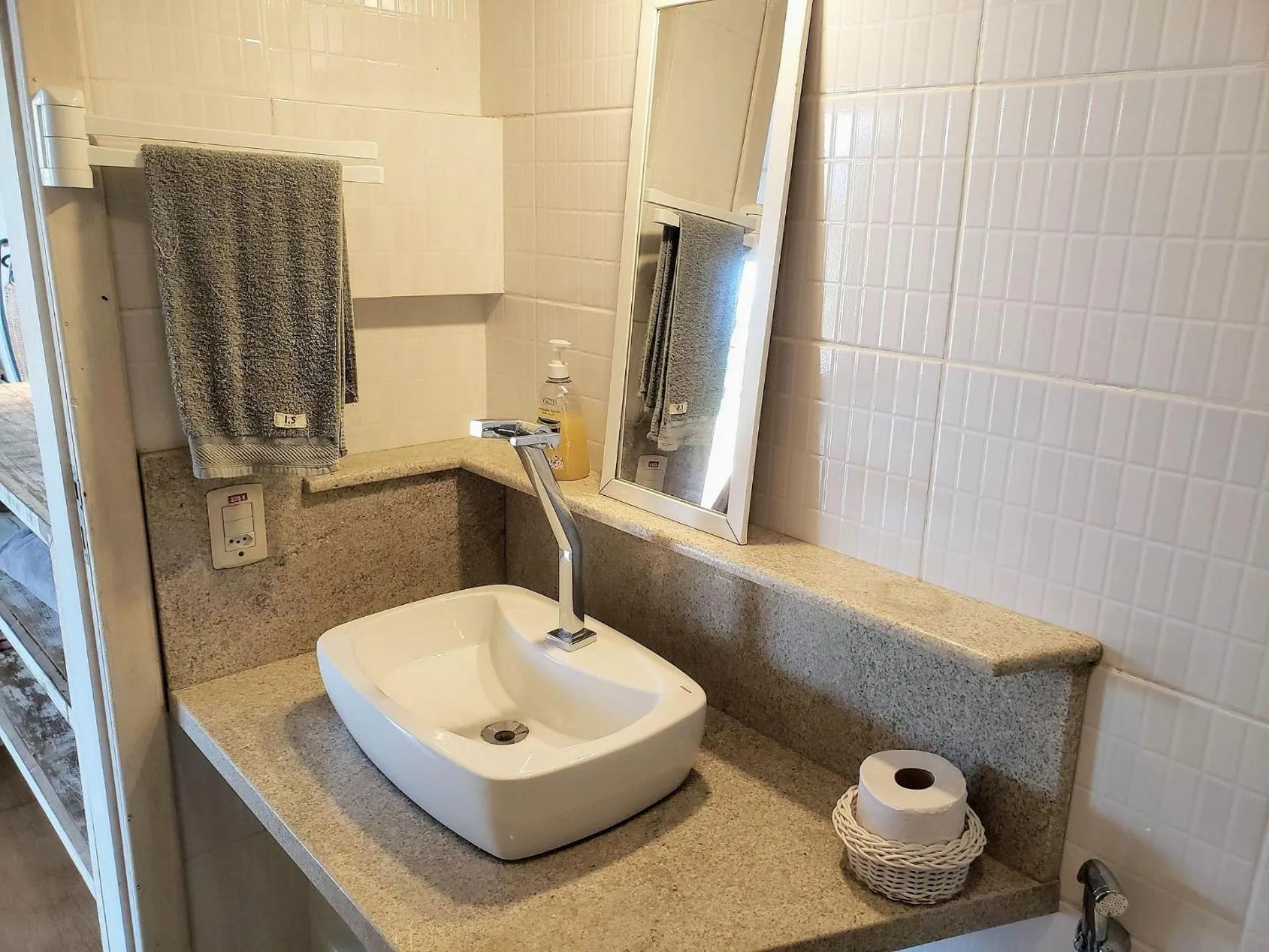 Toilet in Chalés e Bangalôs Ibiraquera