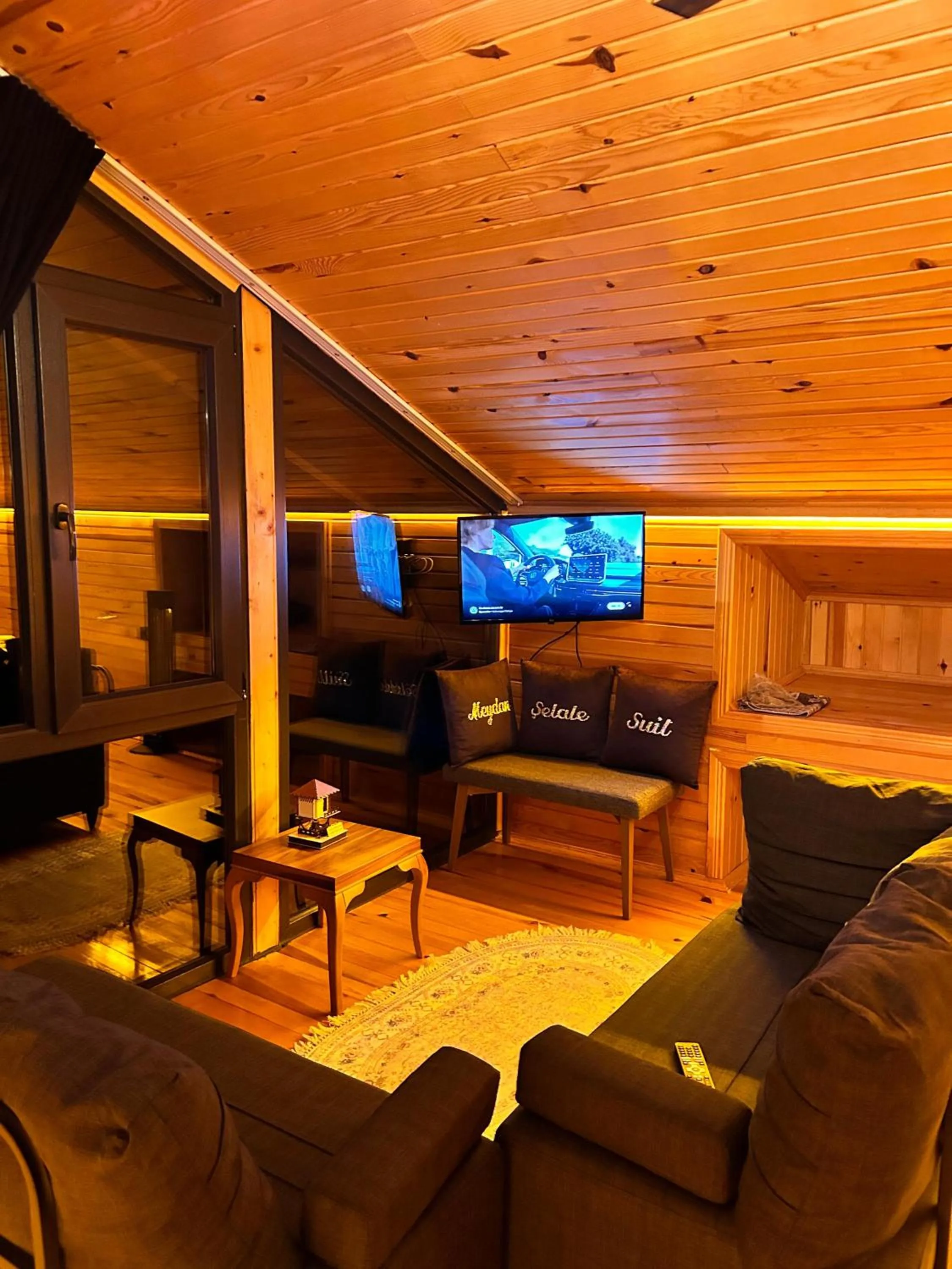 Meydan Şelale Dağ Evi