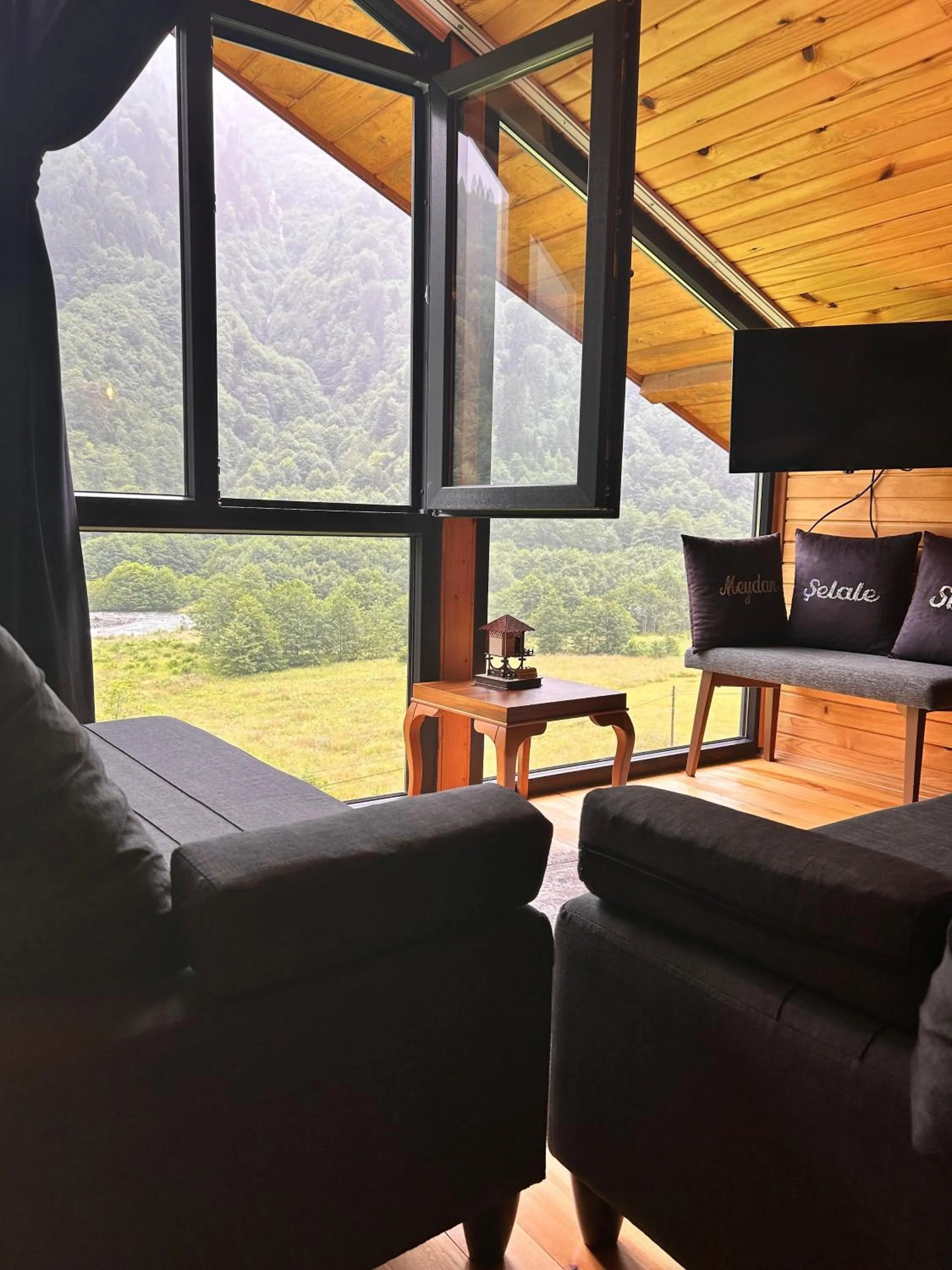 Meydan Şelale Dağ Evi