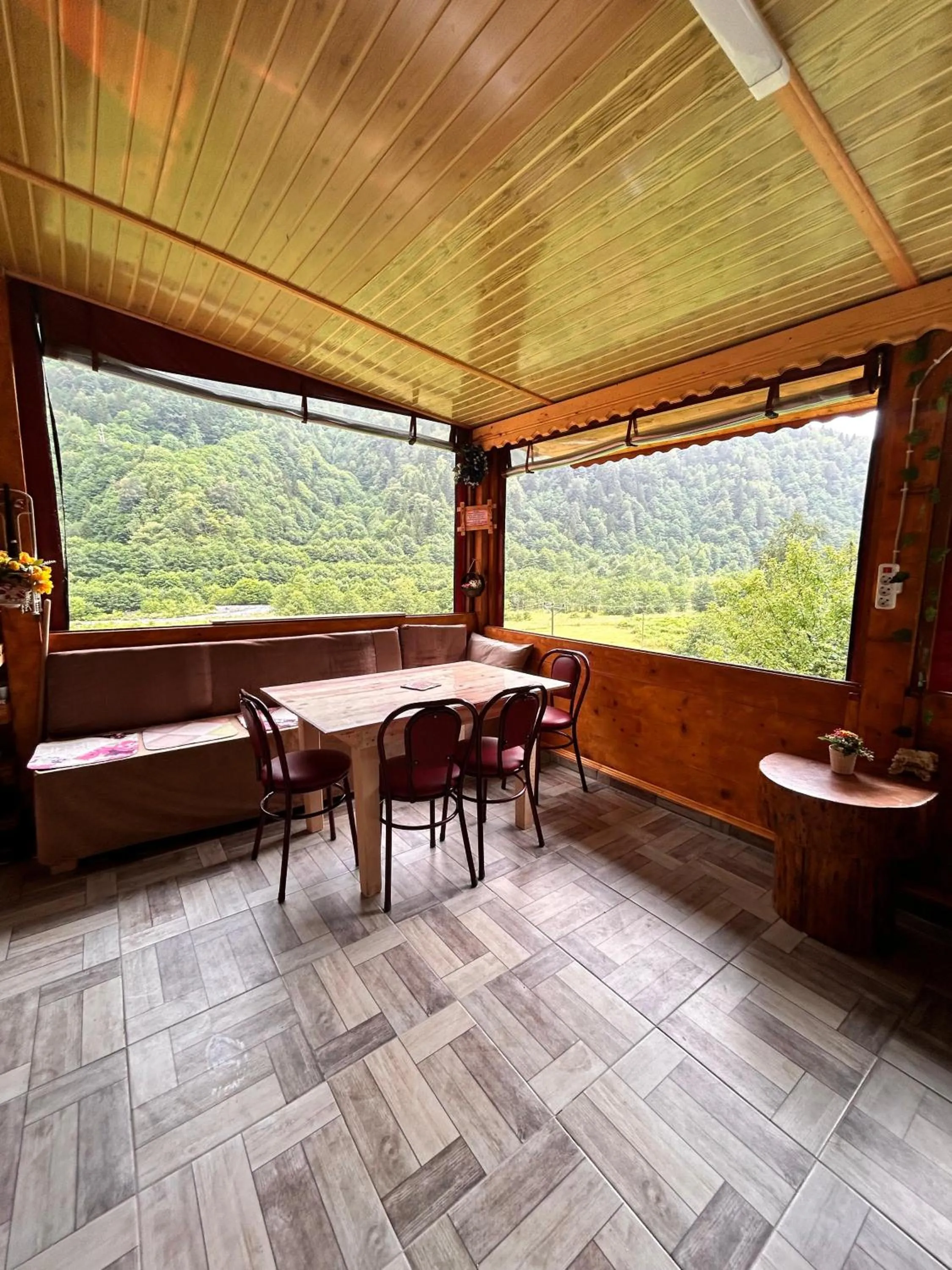 Meydan Şelale Dağ Evi