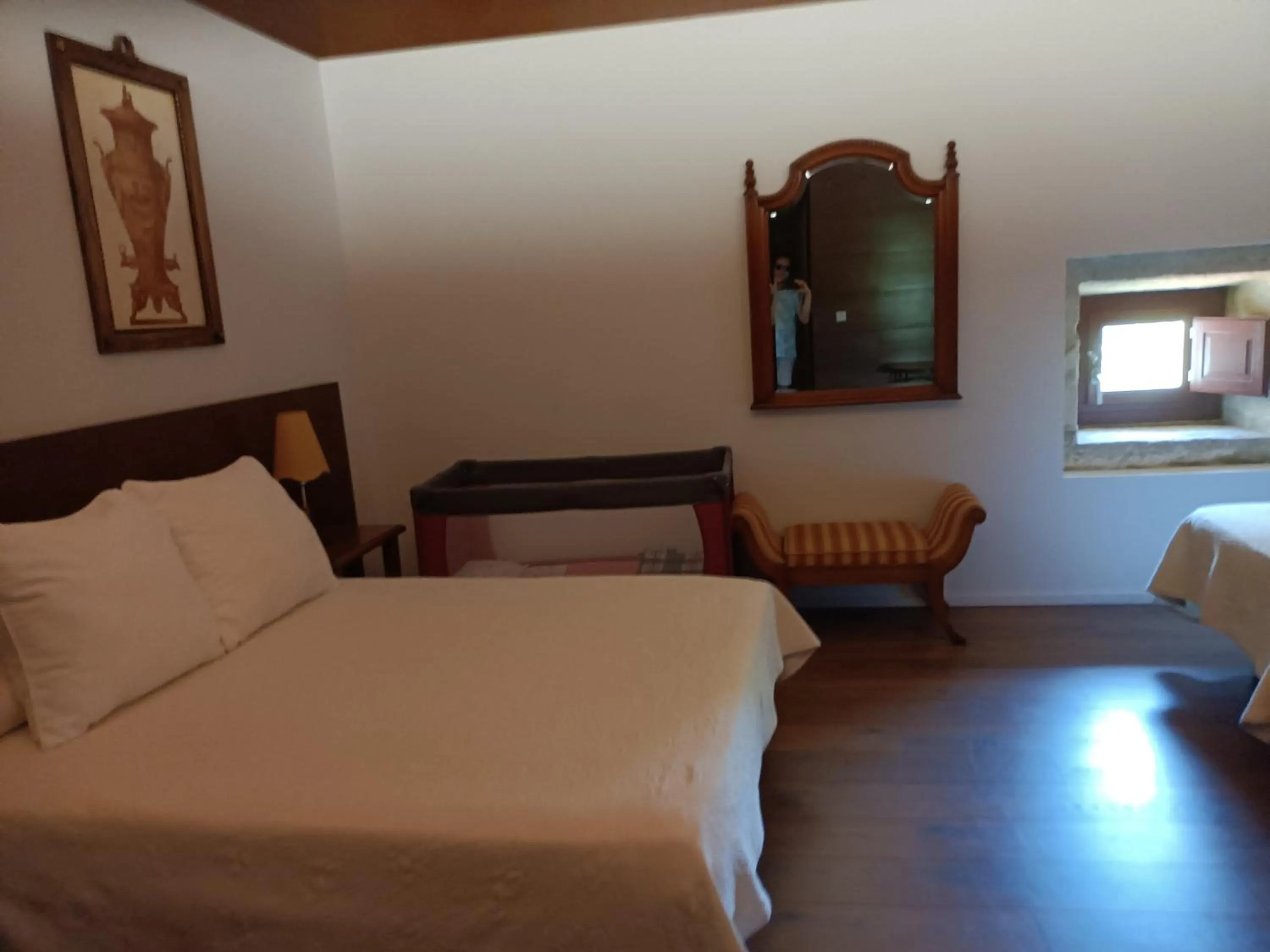 Photo of the whole room, Bed in Casa das Capelas
