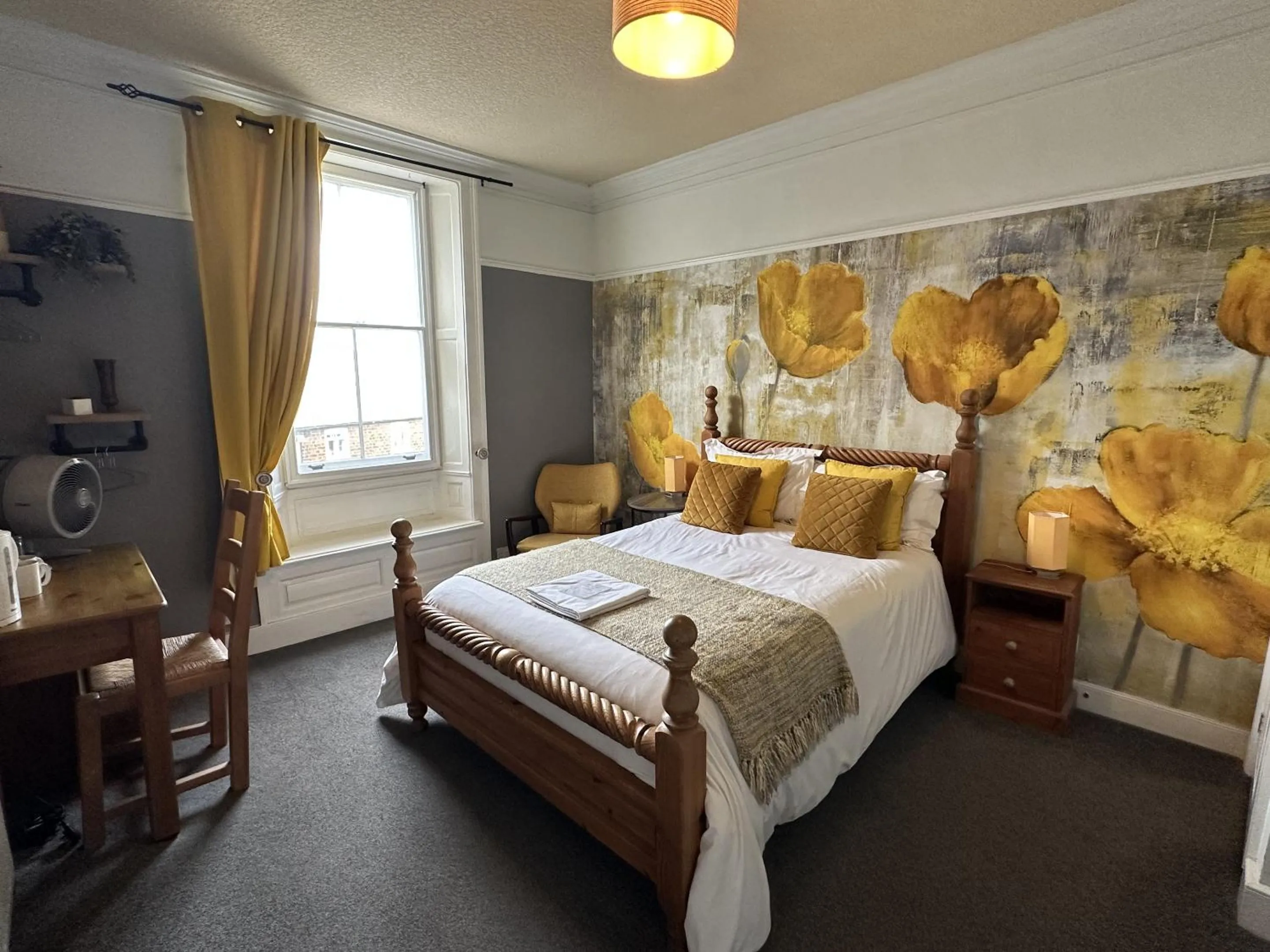 Bedroom, Bed in The Mansion House Hotel