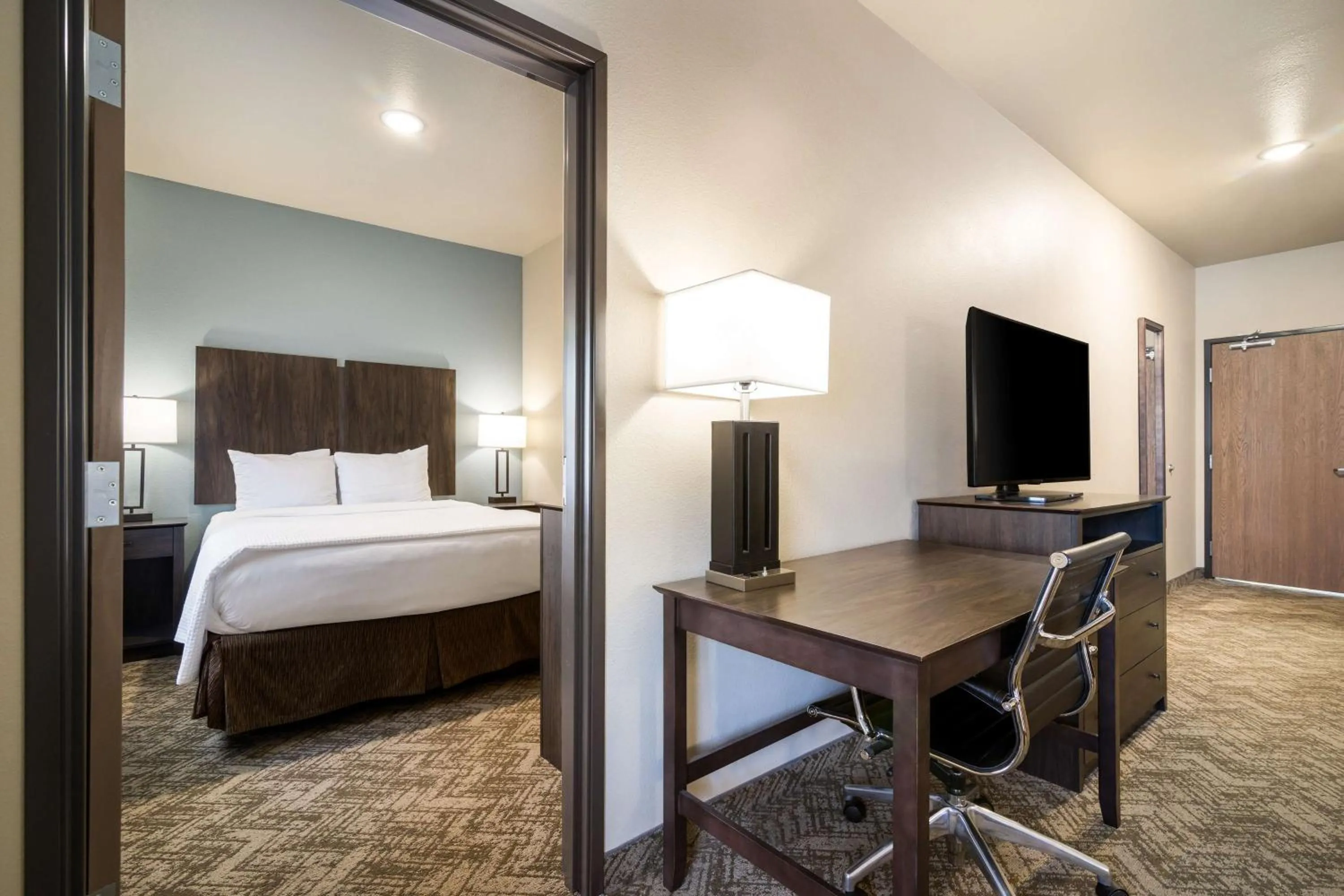 Bedroom, Bed in Best Western Golden Spike Inn & Suites