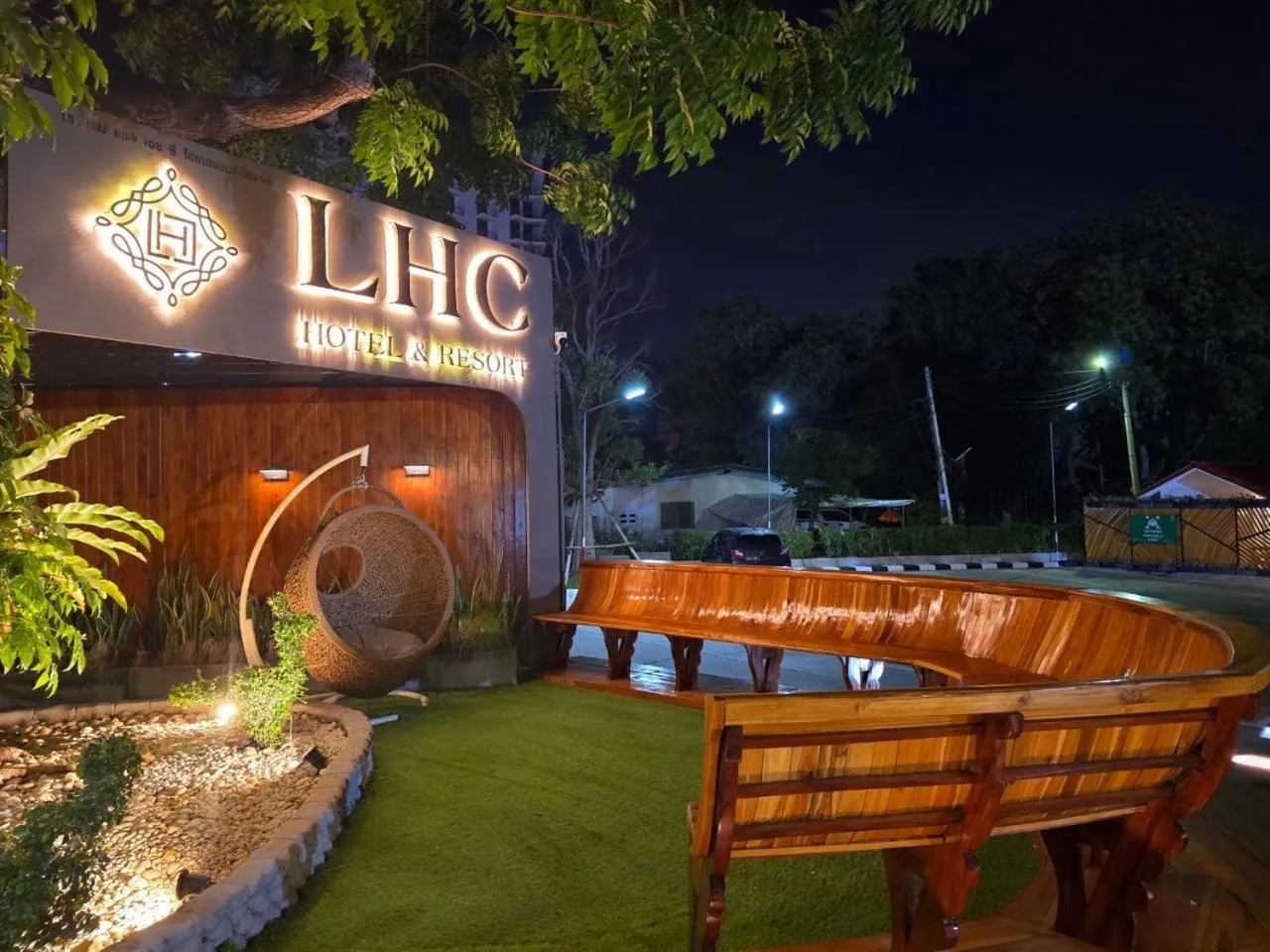 Garden in LHC HOTEL AND RESORT