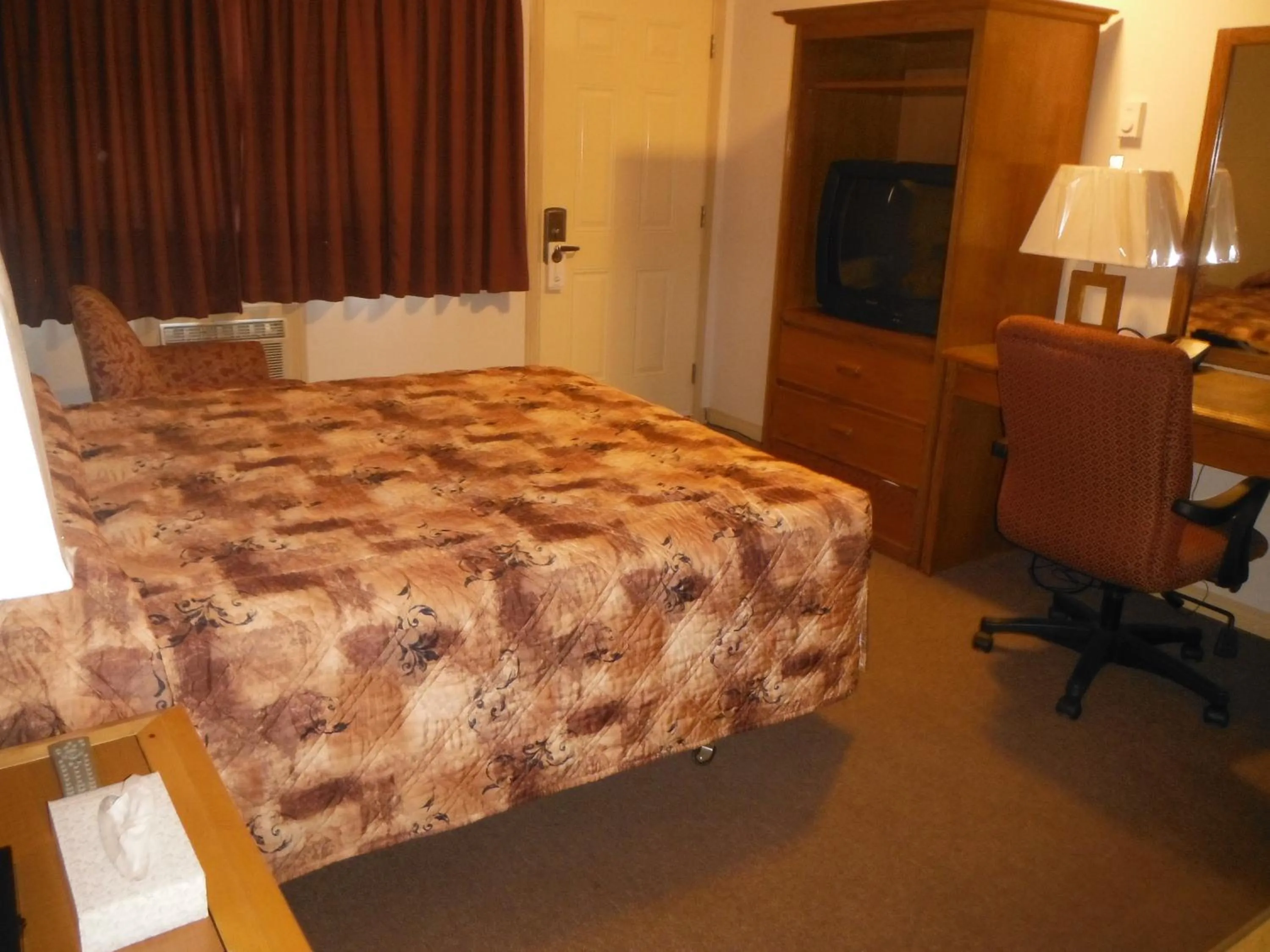 Bed in Tumbler Ridge Inn